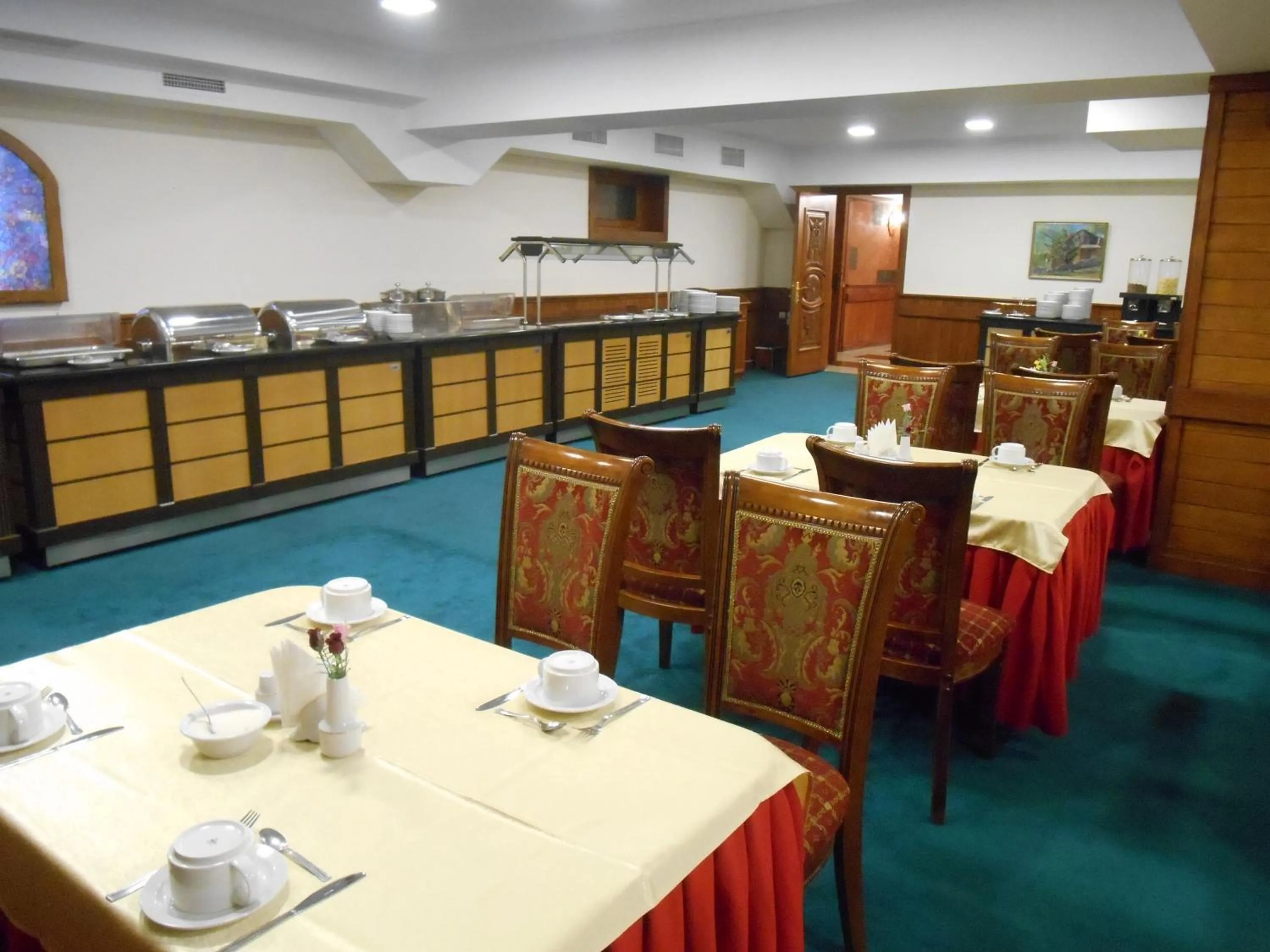 Restaurant/places to eat in Armenian Royal Palace