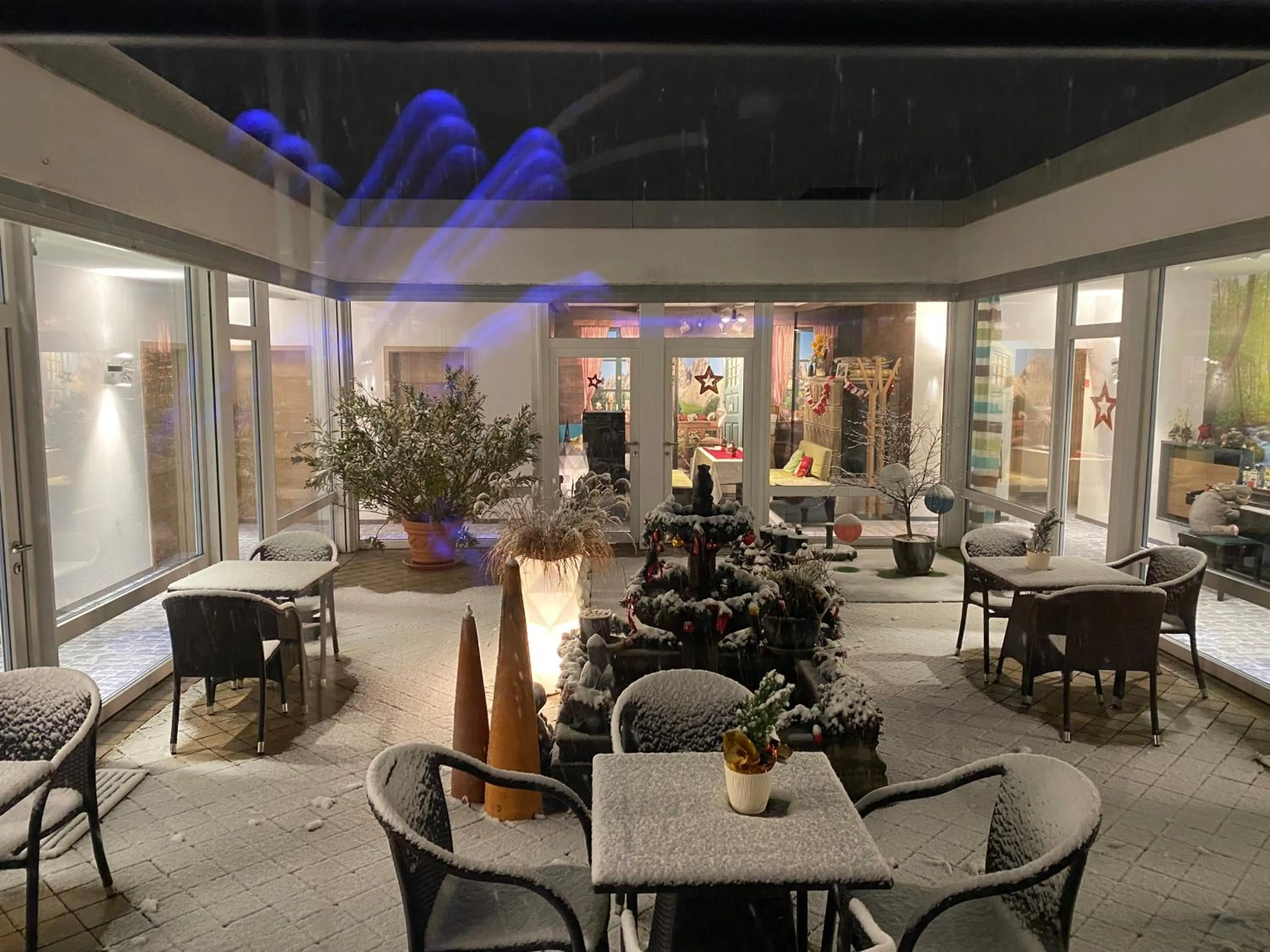 Staff in Atrium Garni