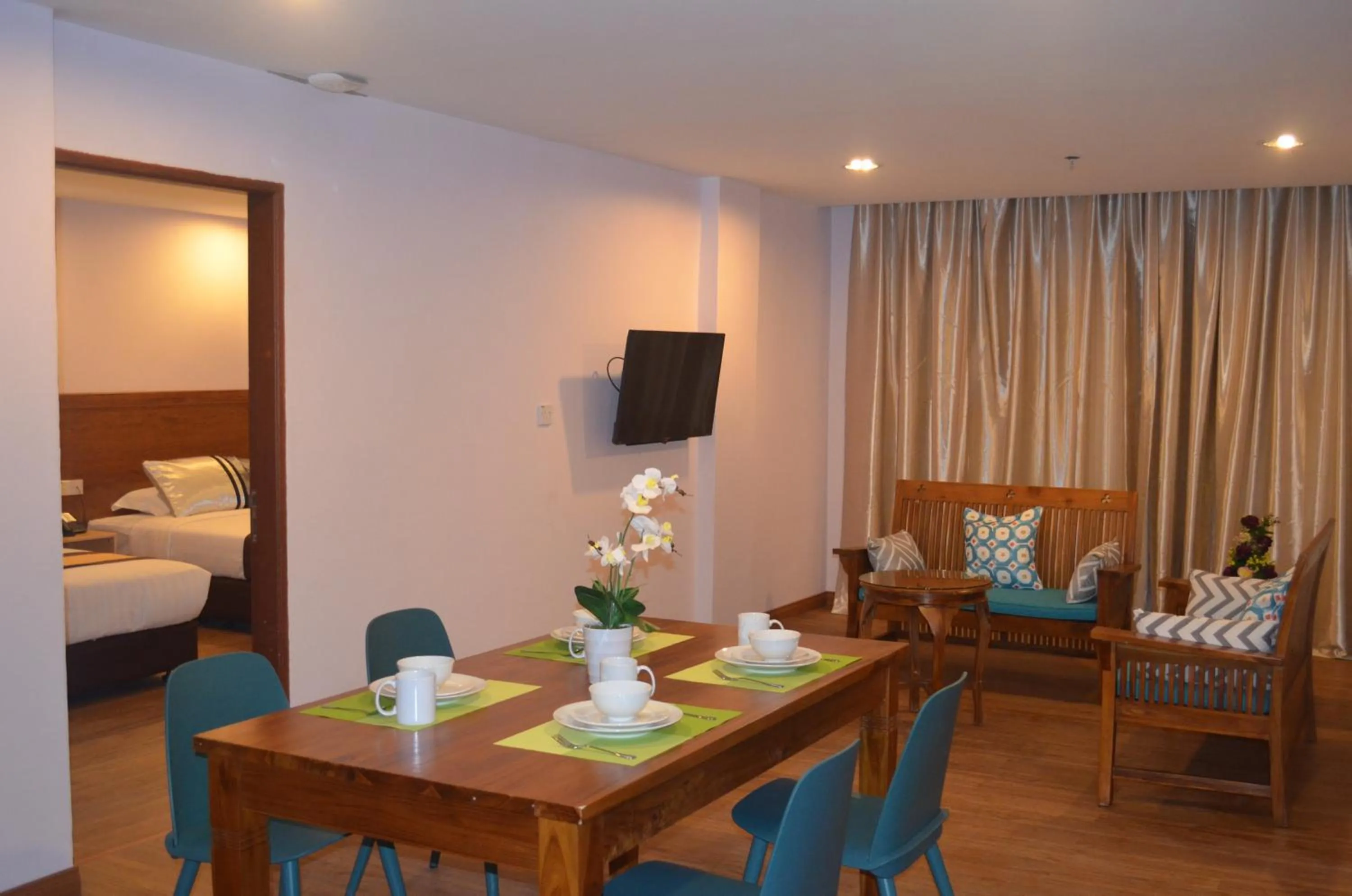 Living room, Bed in TD Mutiara Hotel Semporna