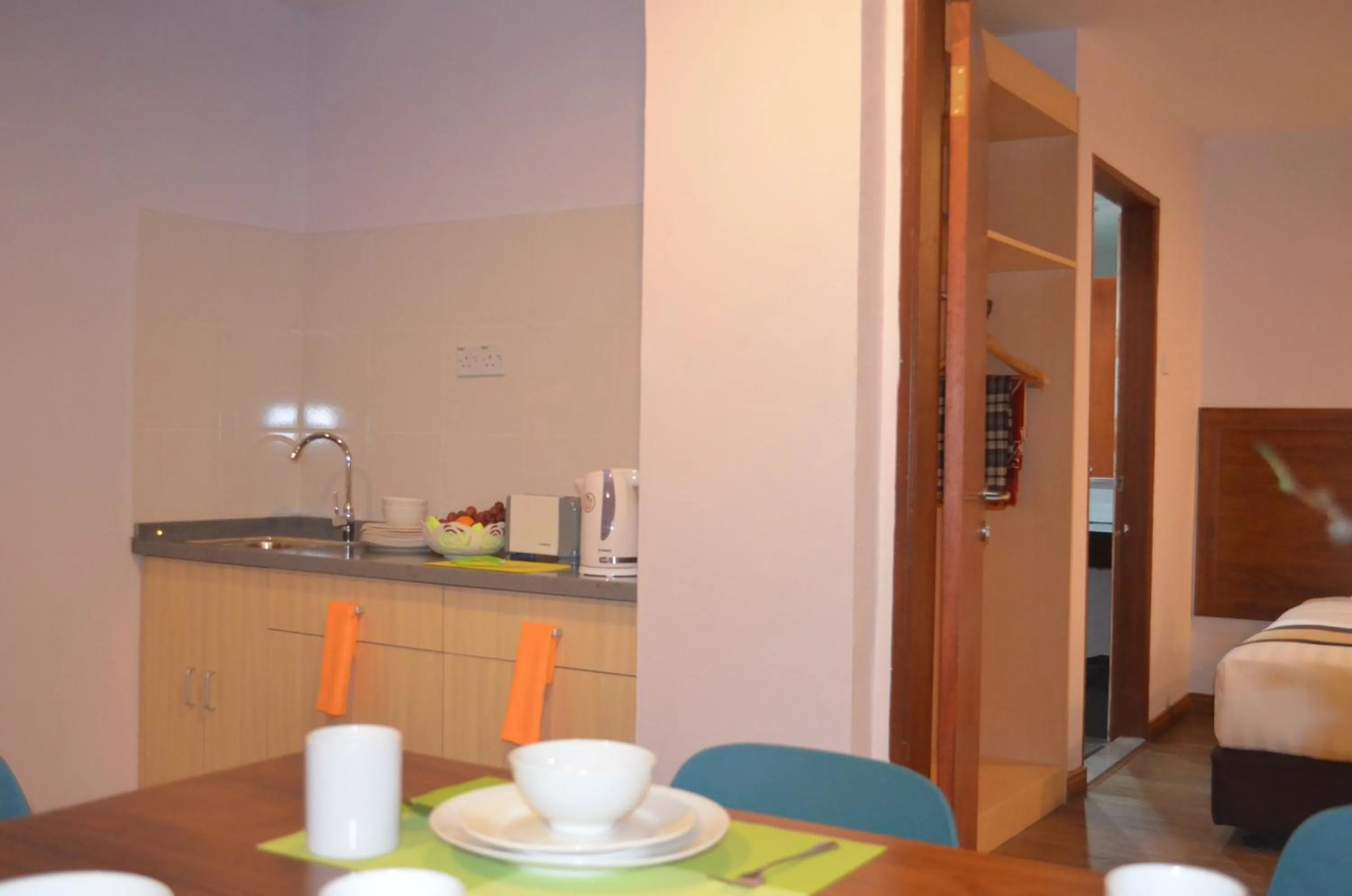 Dining area, Bed in TD Mutiara Hotel Semporna