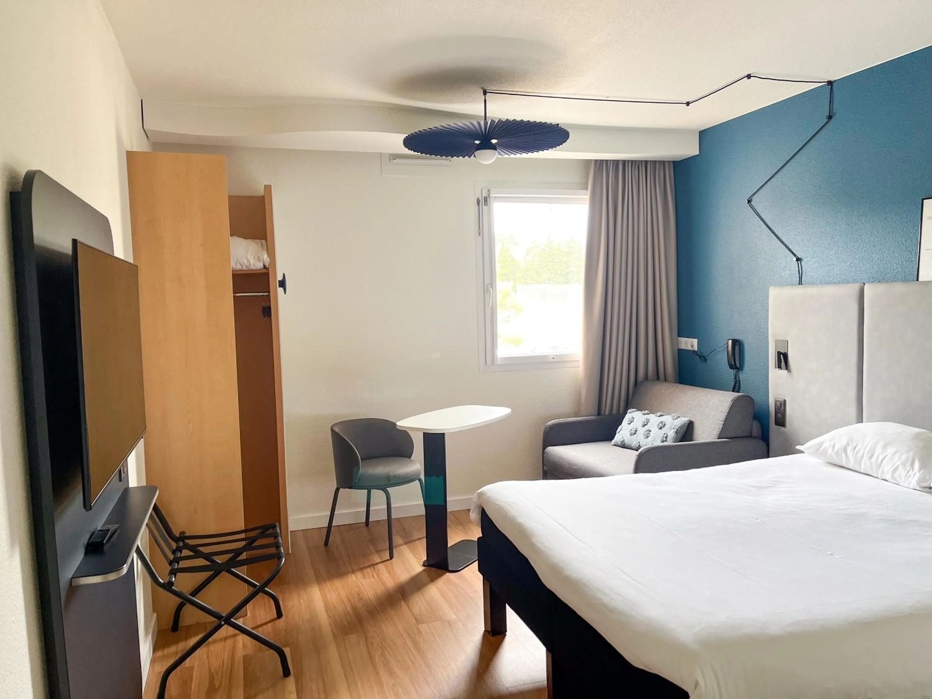 Bed in ibis Martigues Centre