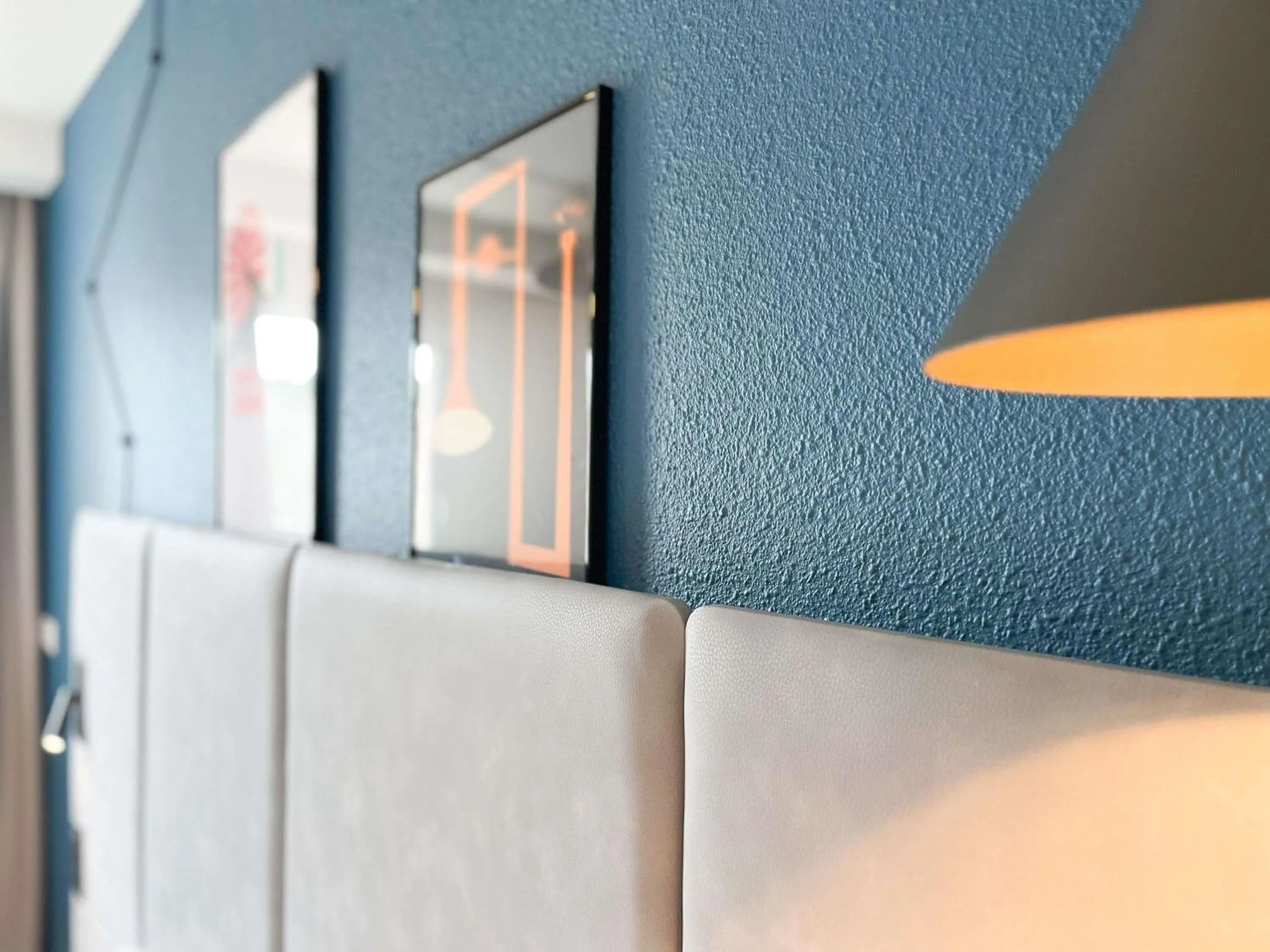 Bedroom in ibis Martigues Centre