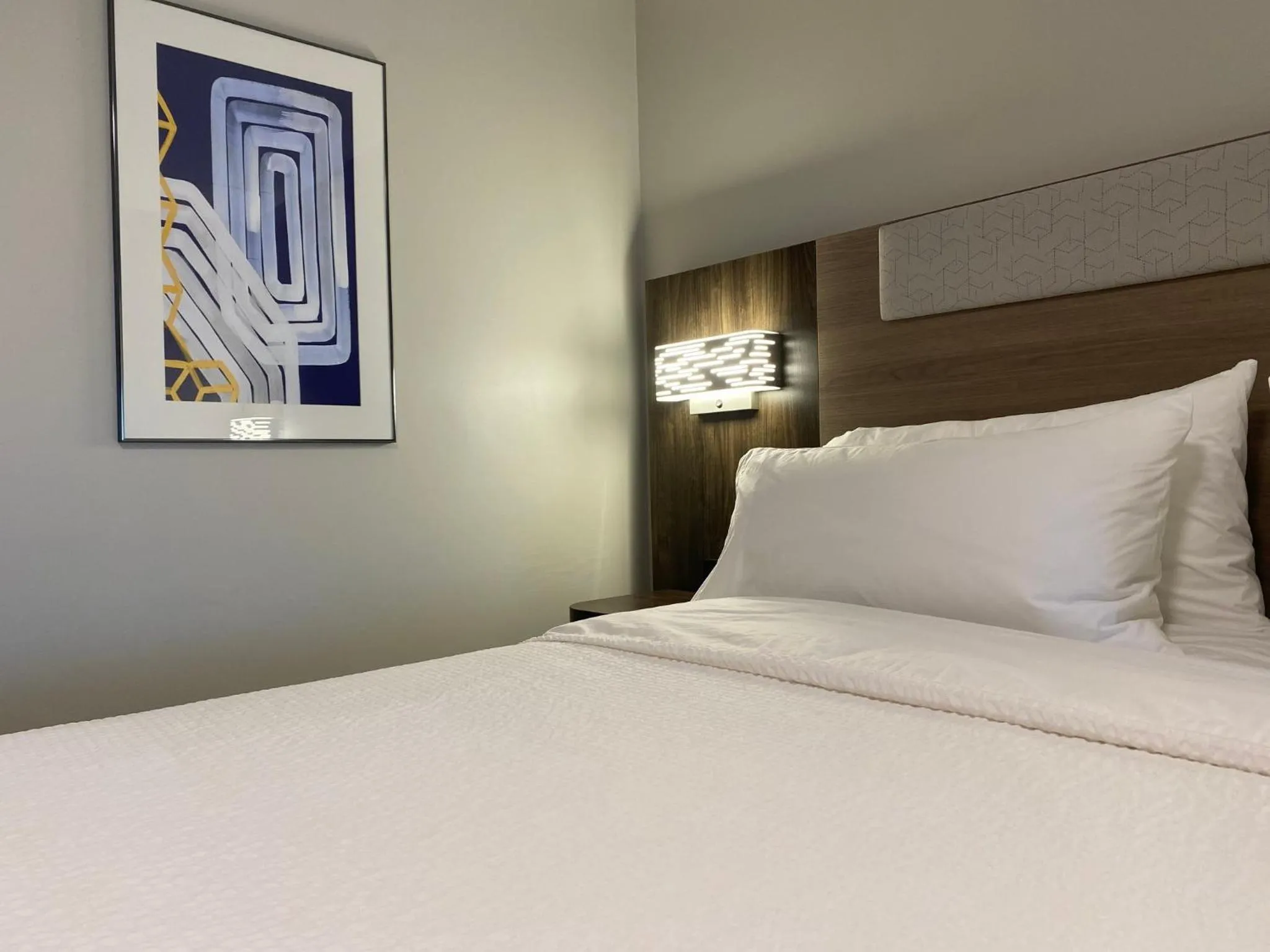 Photo of the whole room, Bed in Holiday Inn Express Plymouth by IHG