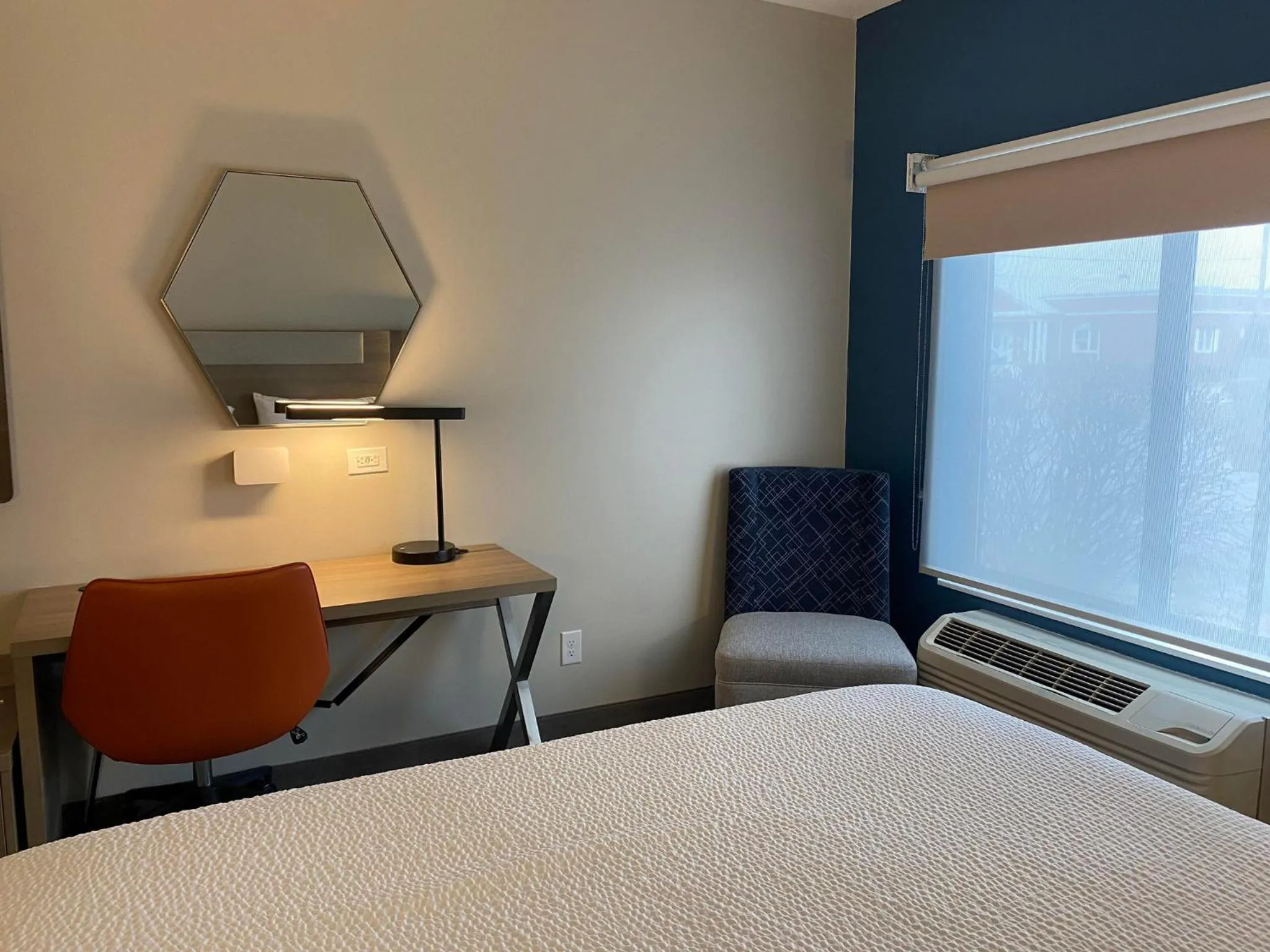 Photo of the whole room, Bed in Holiday Inn Express Plymouth by IHG