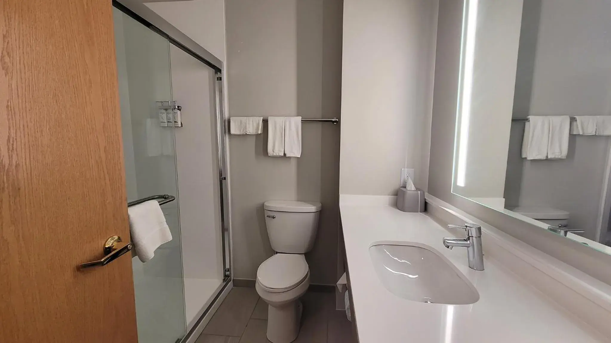 Queen Suite with Two Queen Beds in Holiday Inn Express Plymouth by IHG Queen Suite with Two Queen Beds in Holiday Inn Express Plymouth by IHG