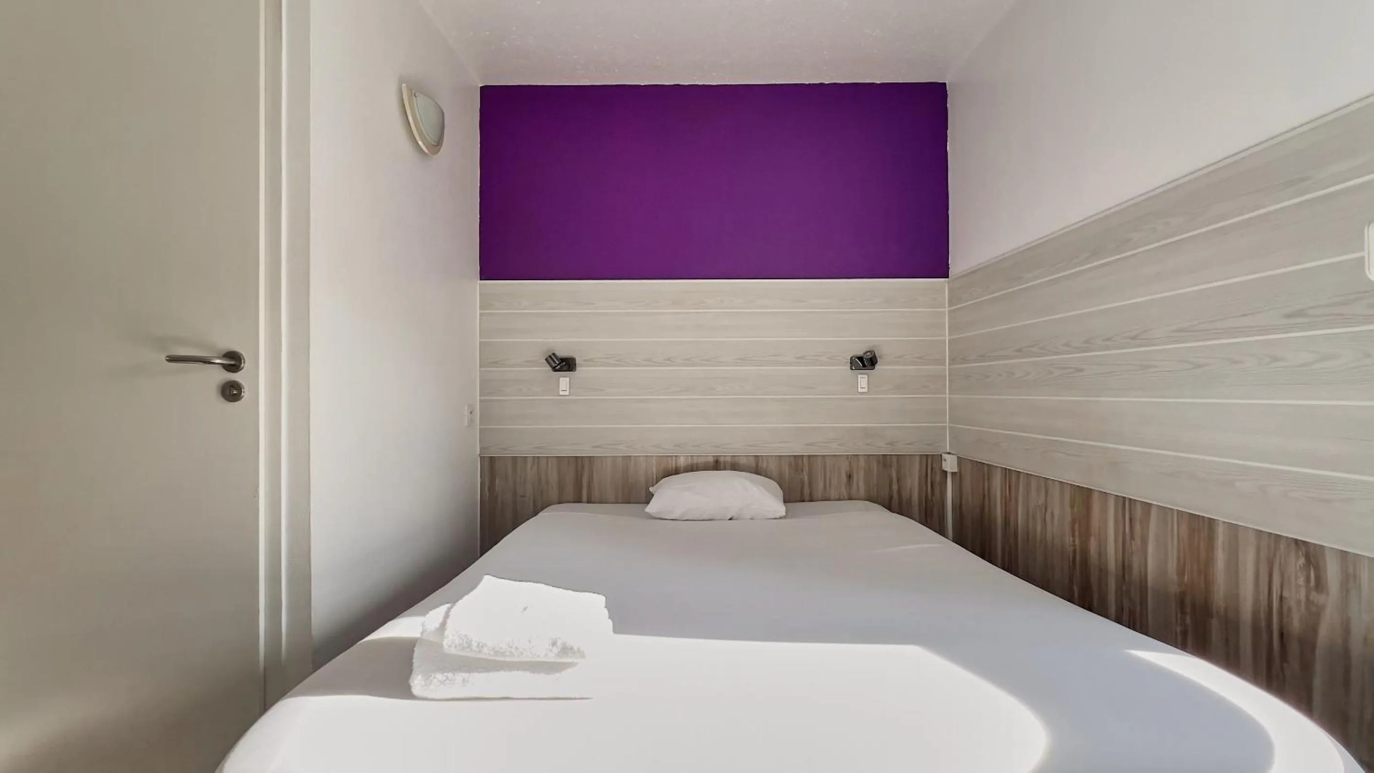 Bed in Fasthotel La Roche-sur-Yon