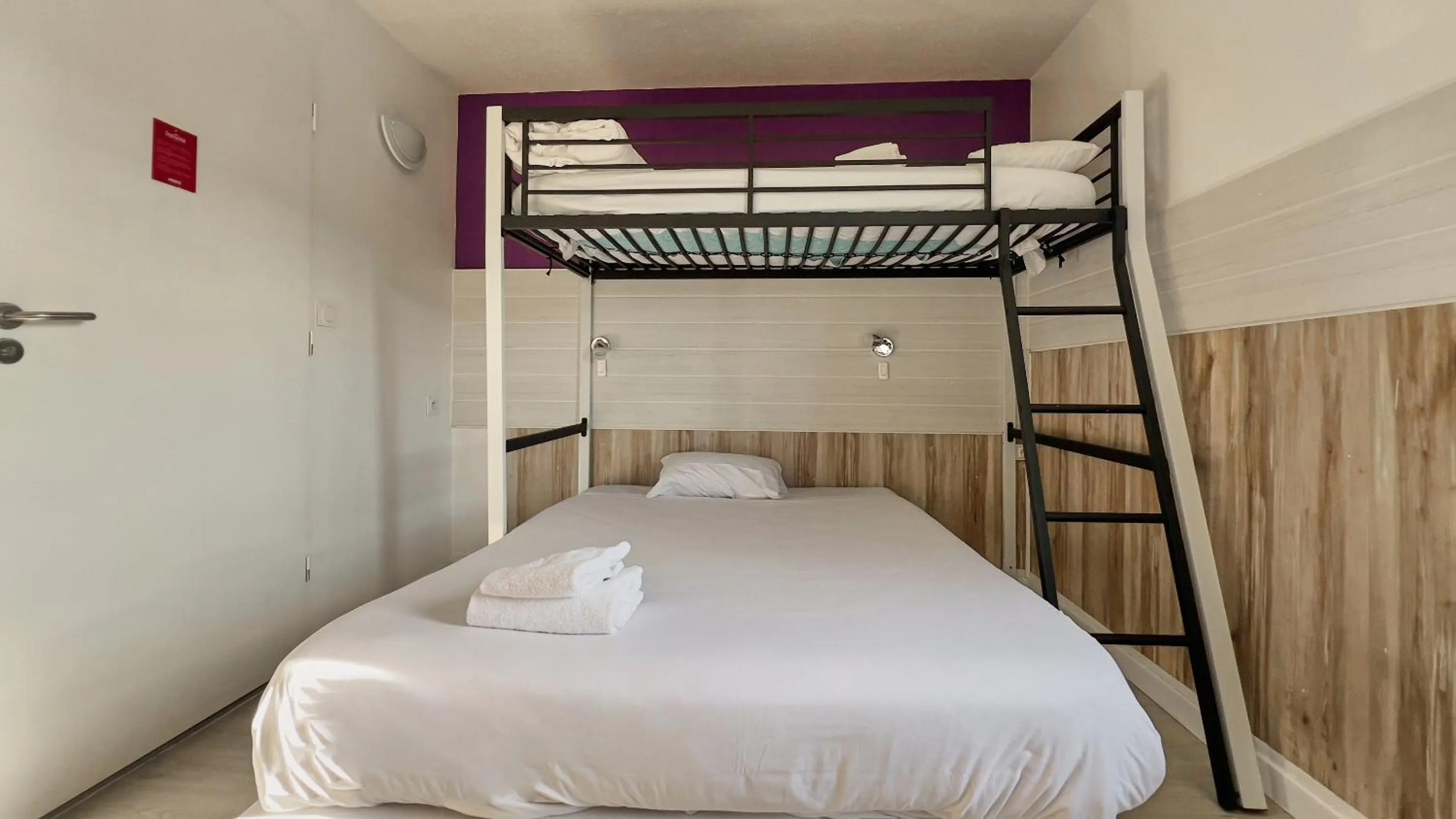 Bed in Fasthotel La Roche-sur-Yon