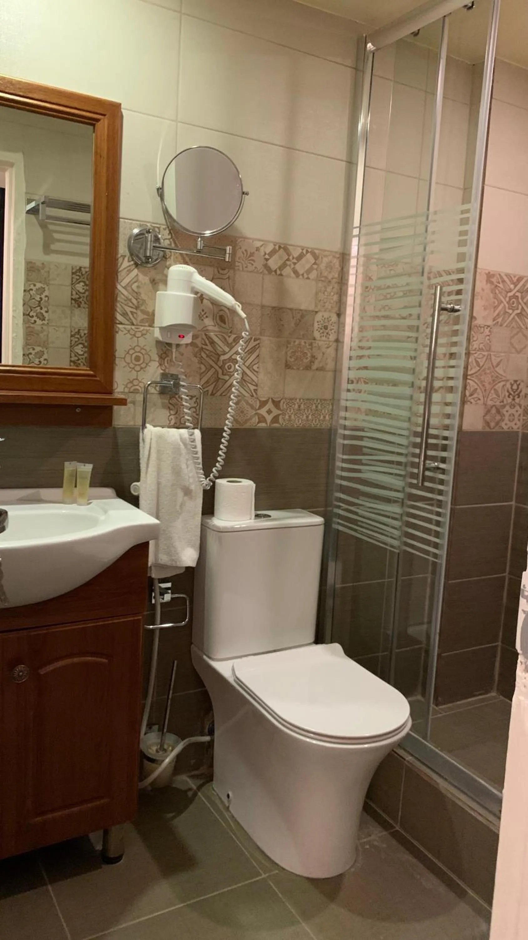 Shower in Rafiki Hostel