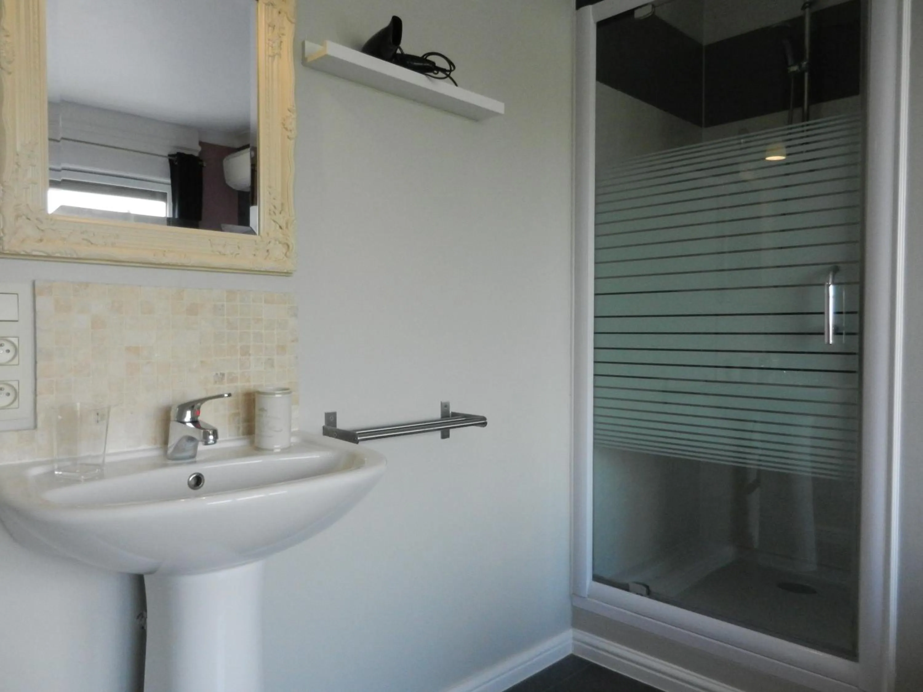 Shower in Juliette's