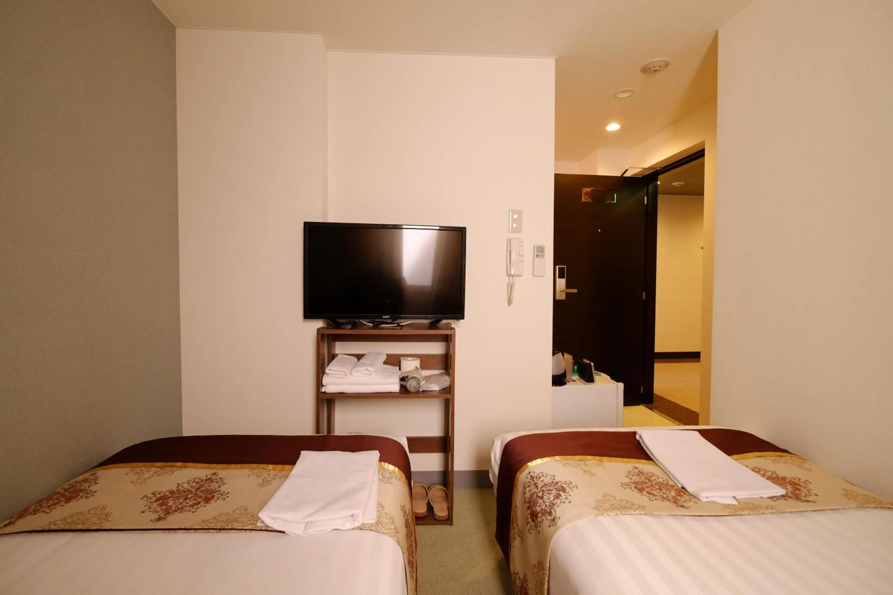 Photo of the whole room, Bed in Tabata Oji Hotel