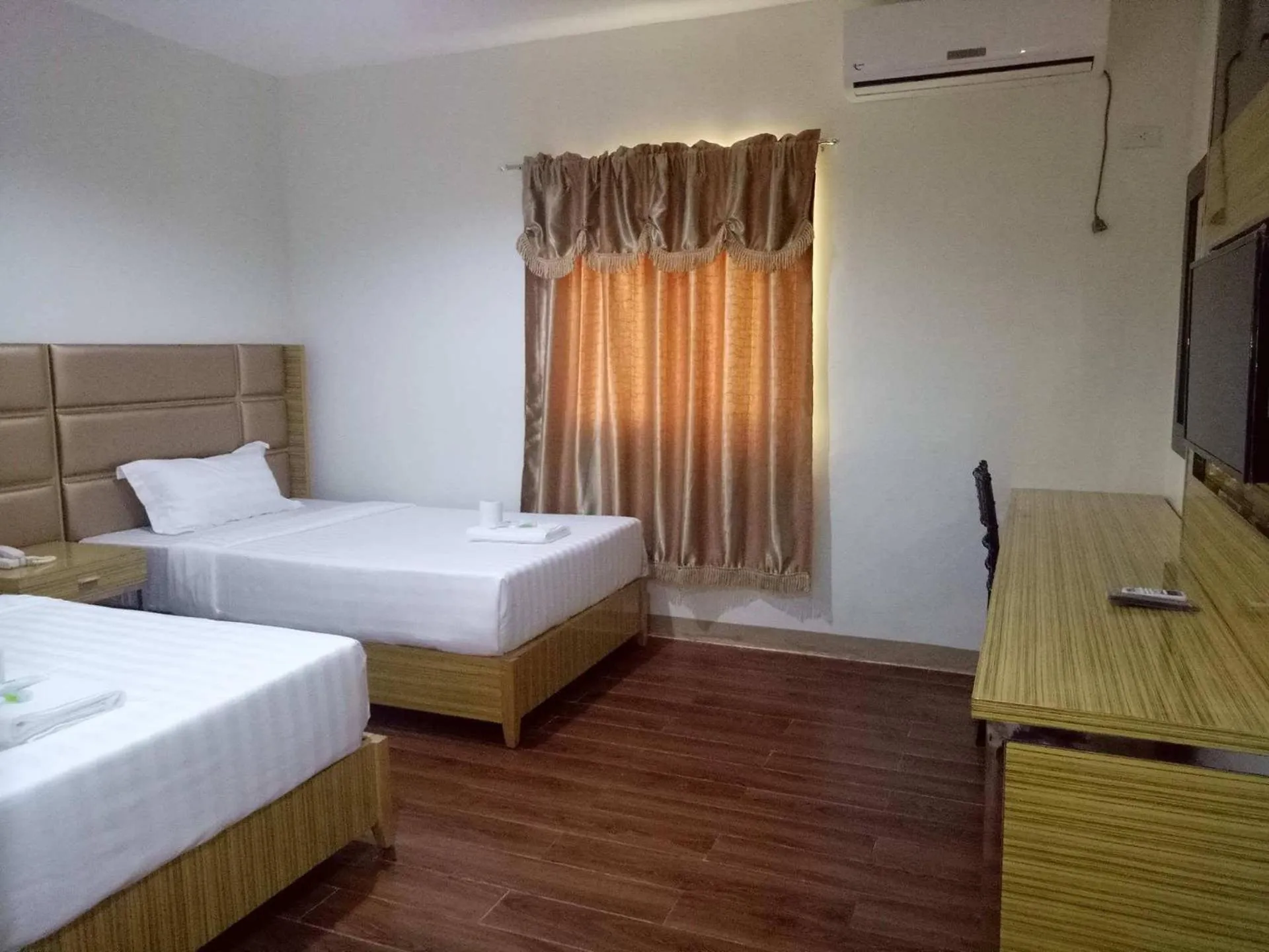 Bed in Meaco Royal Hotel - Tabaco