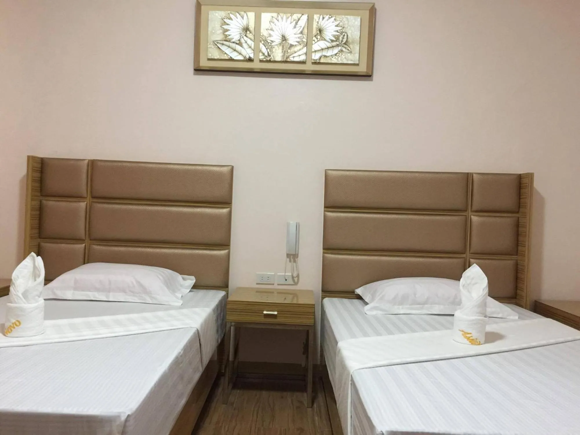 Bed in Meaco Royal Hotel - Lipa