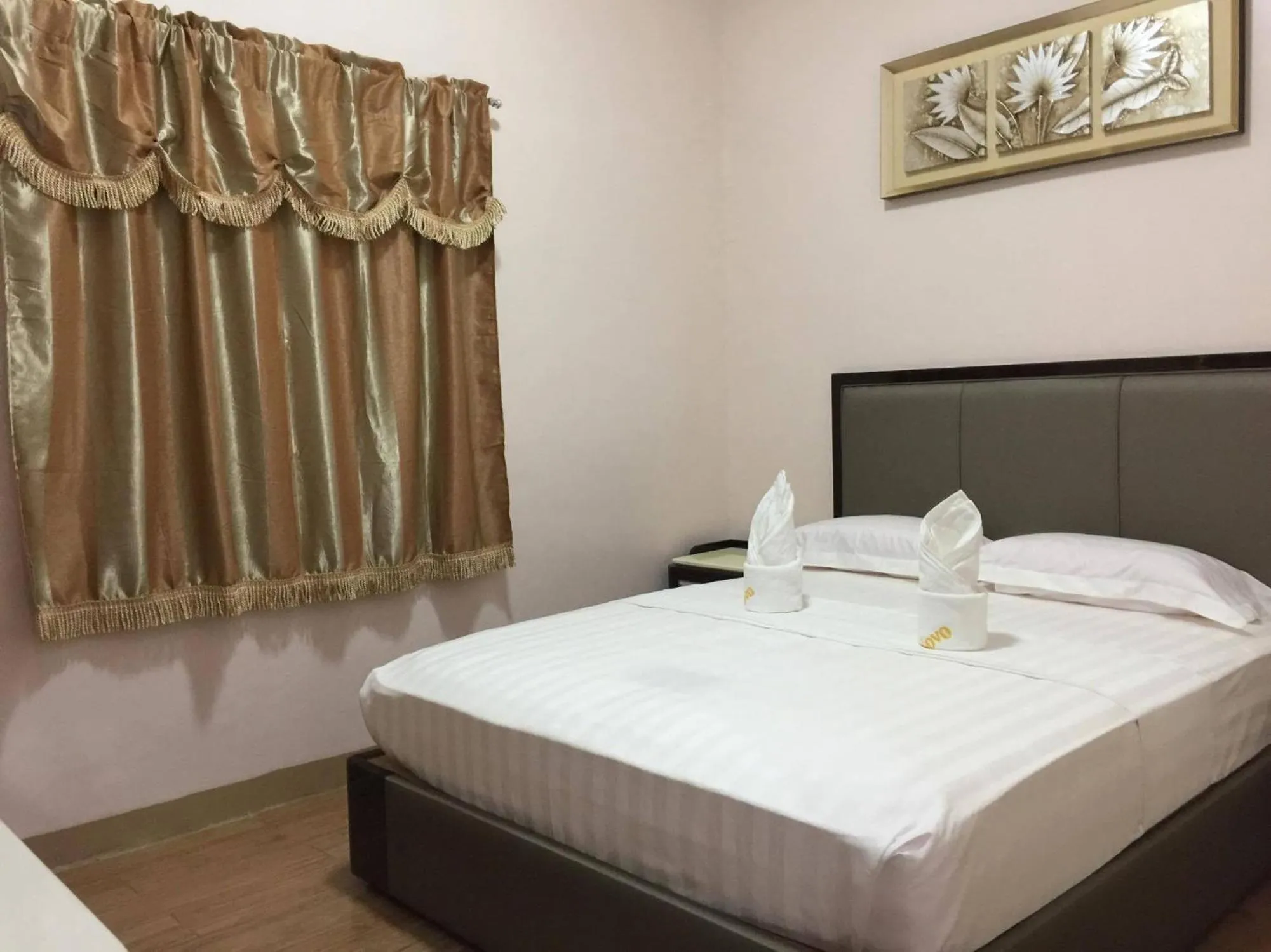 Bed in Meaco Royal Hotel - Lipa