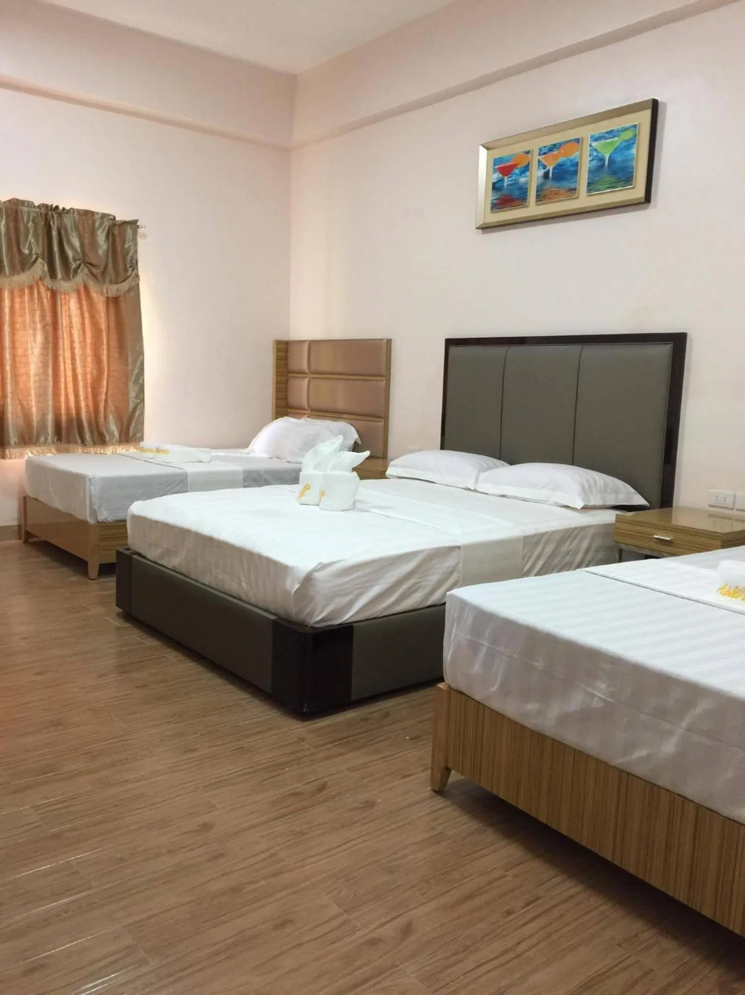 Bed in Meaco Royal Hotel - Lipa