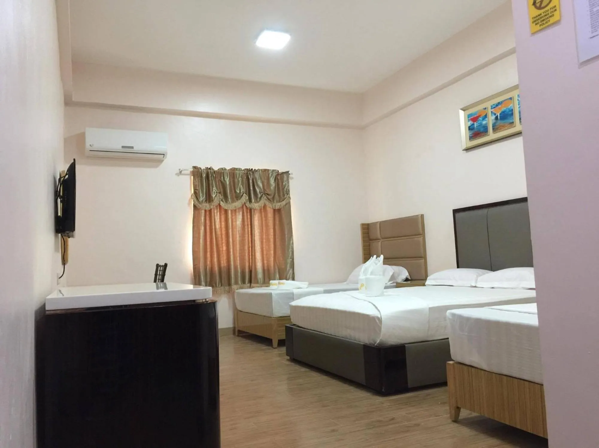 Bed in Meaco Royal Hotel - Lipa