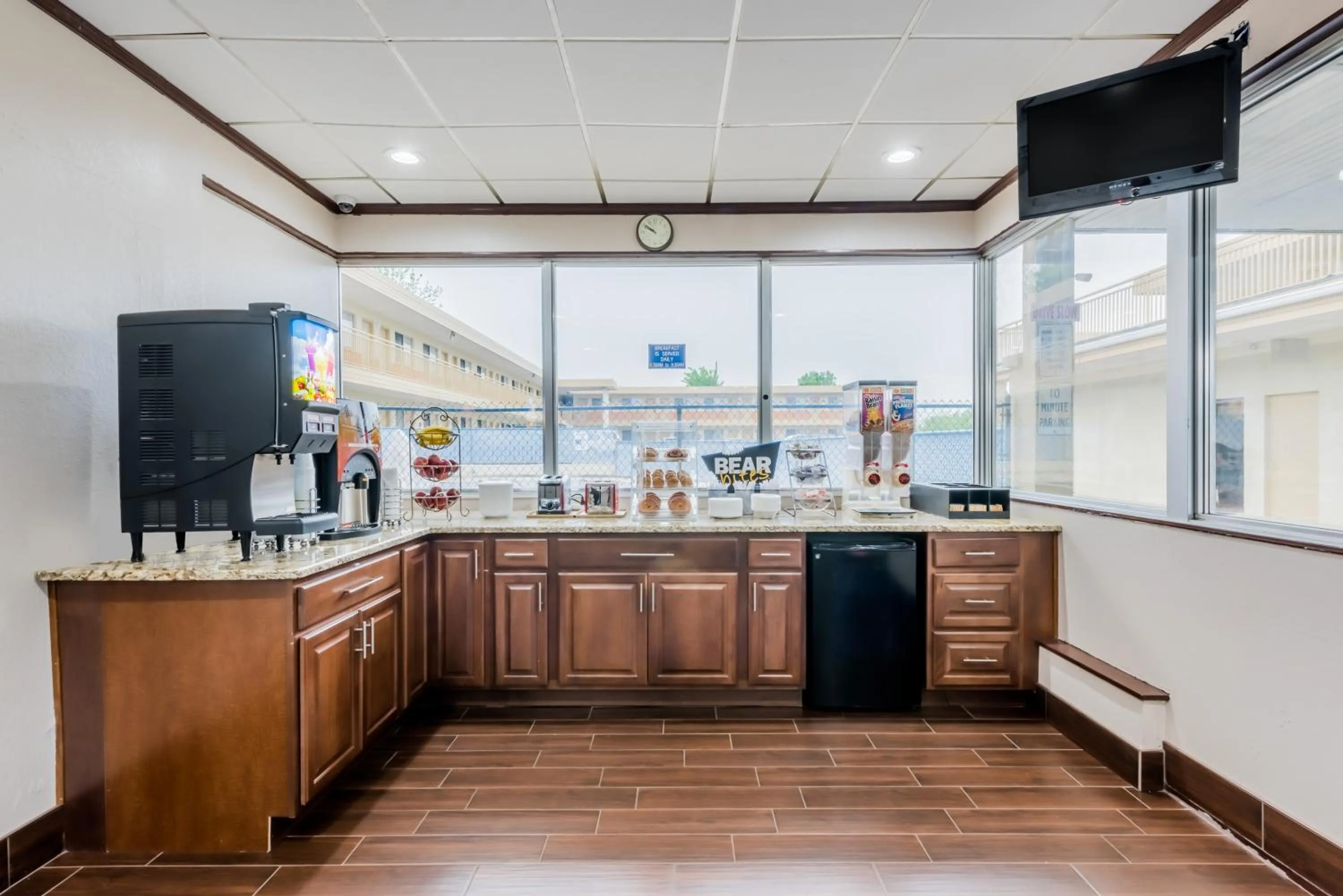 Area and facilities in Red Carpet Inn Lancaster