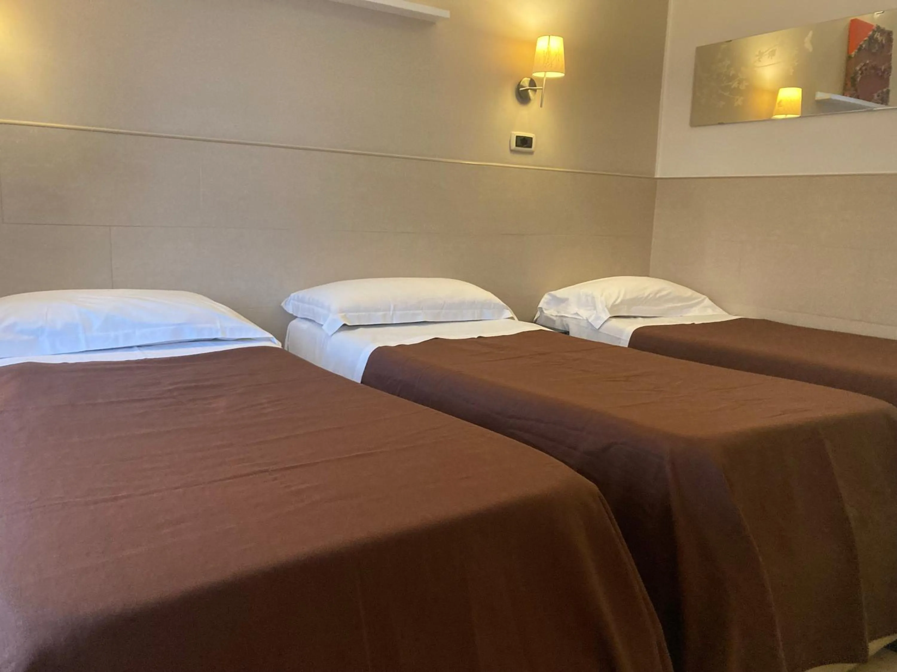 Bedroom, Bed in Hotel Indipendenza