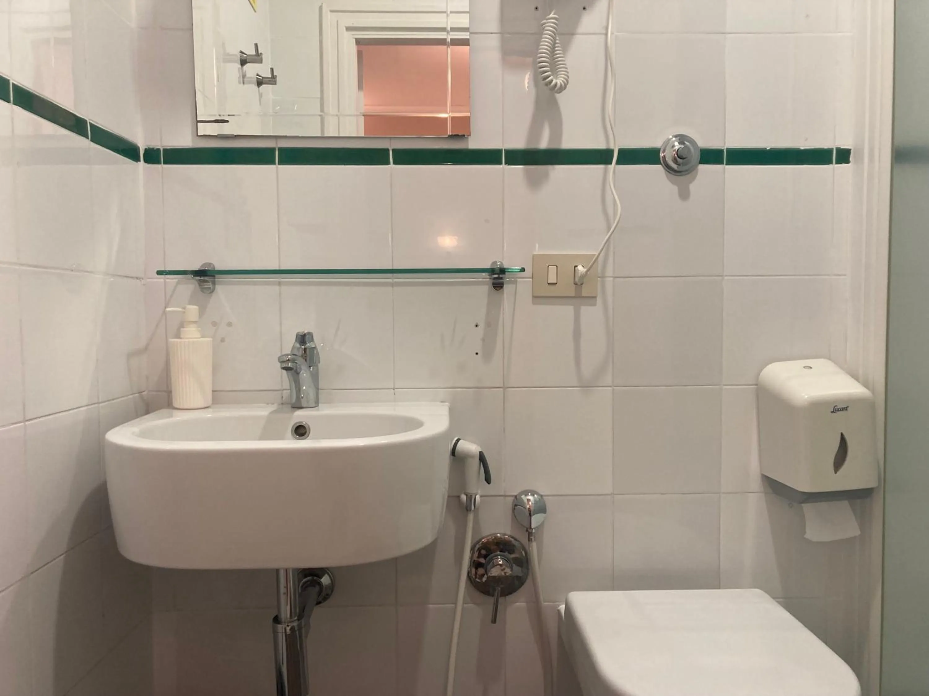 Bathroom in Hotel Indipendenza