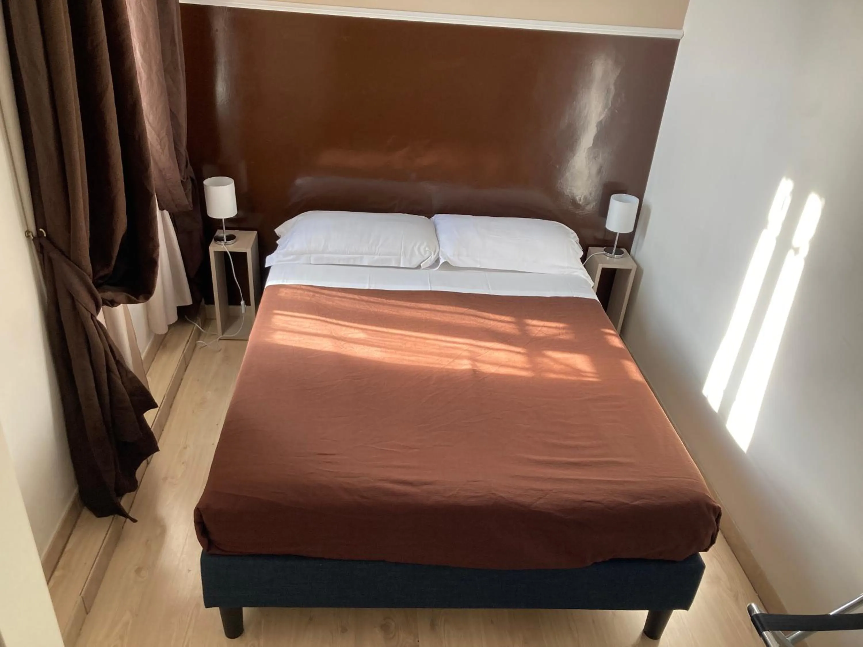 Bedroom, Bed in Hotel Indipendenza