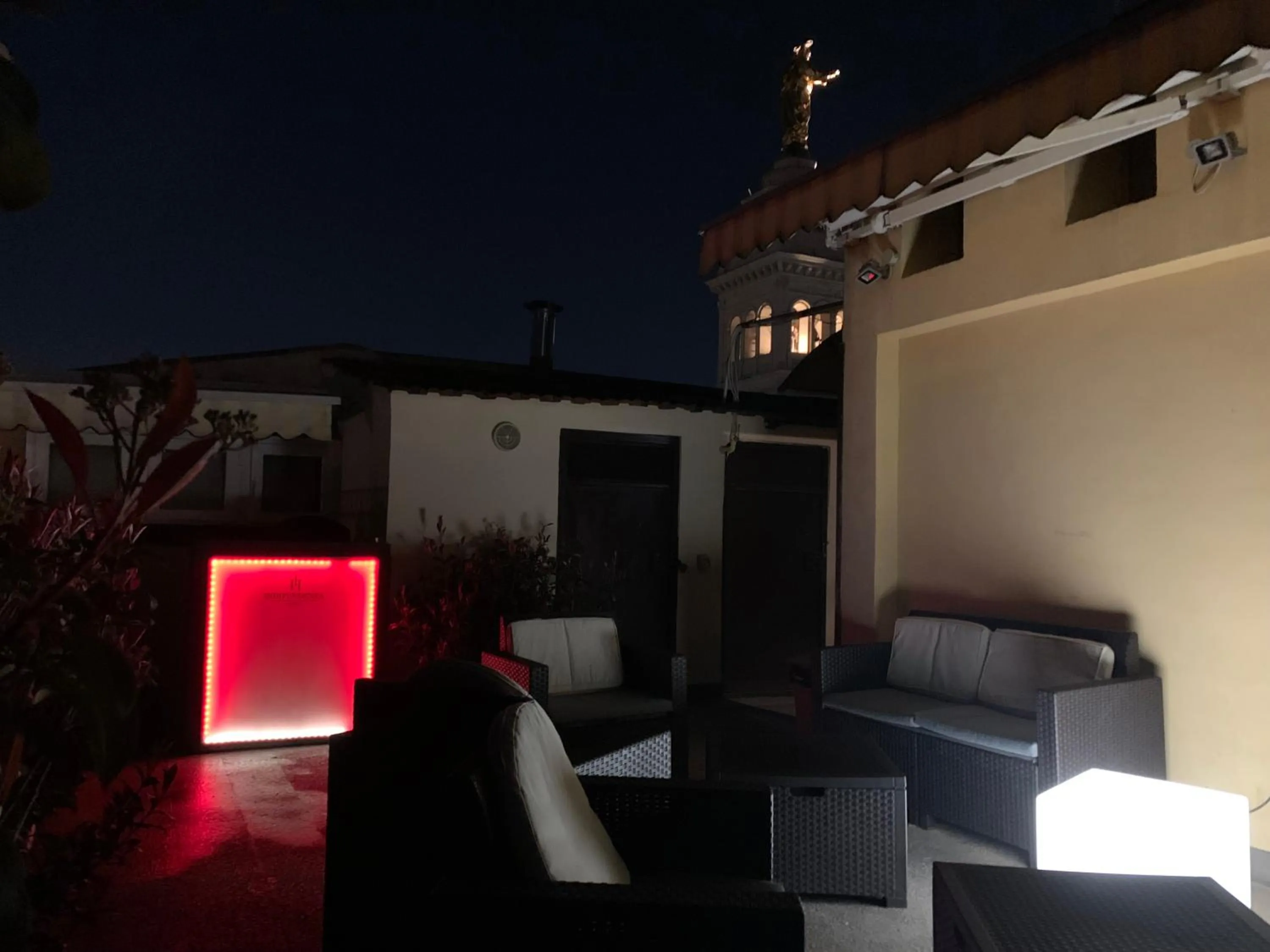 Night in Hotel Indipendenza