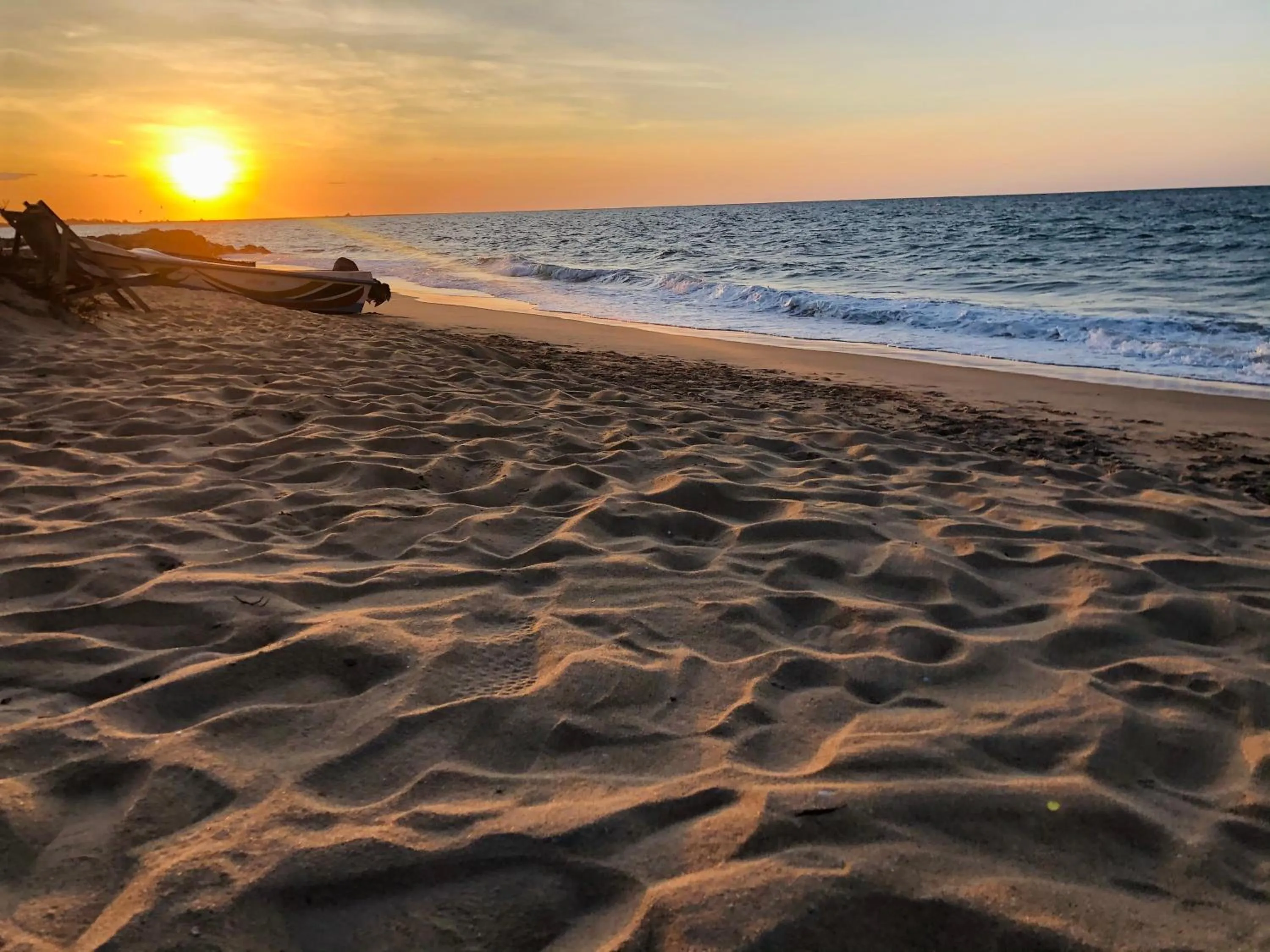 Windy Waves Beach Nature Resort & Kite School