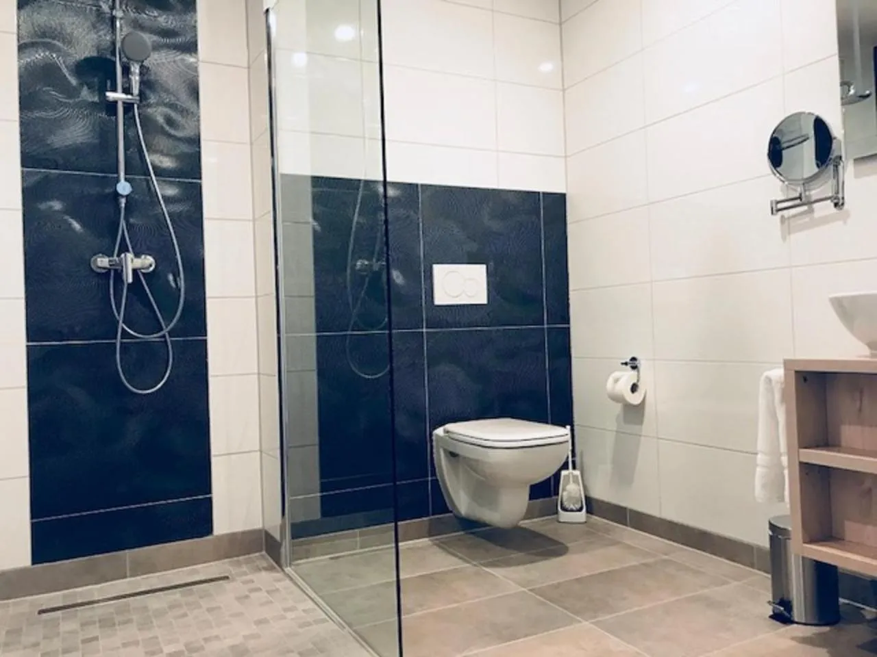 Shower in Hotel an der Burgschänke