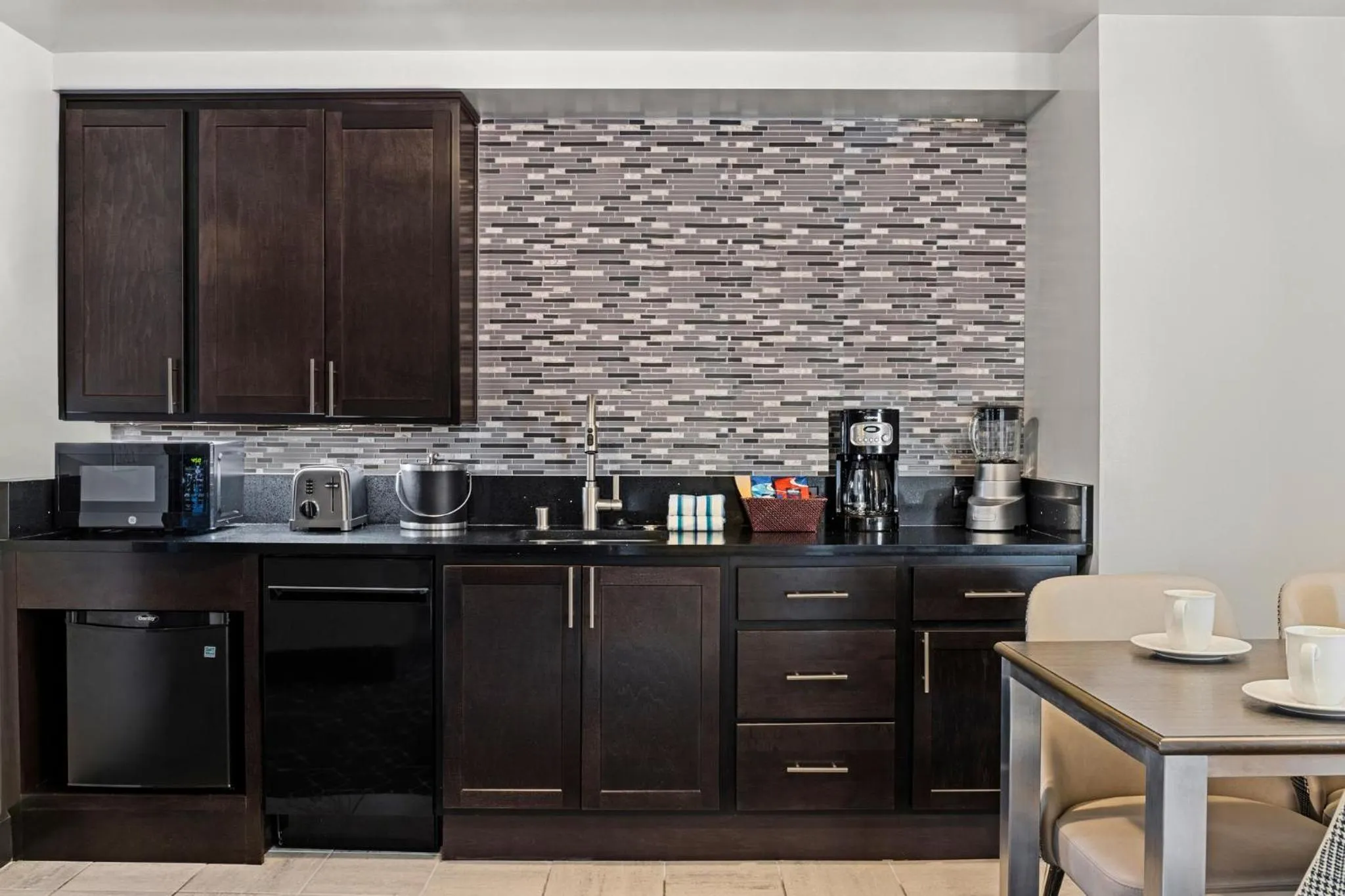 Kitchen or kitchenette in Club Wyndham Canterbury