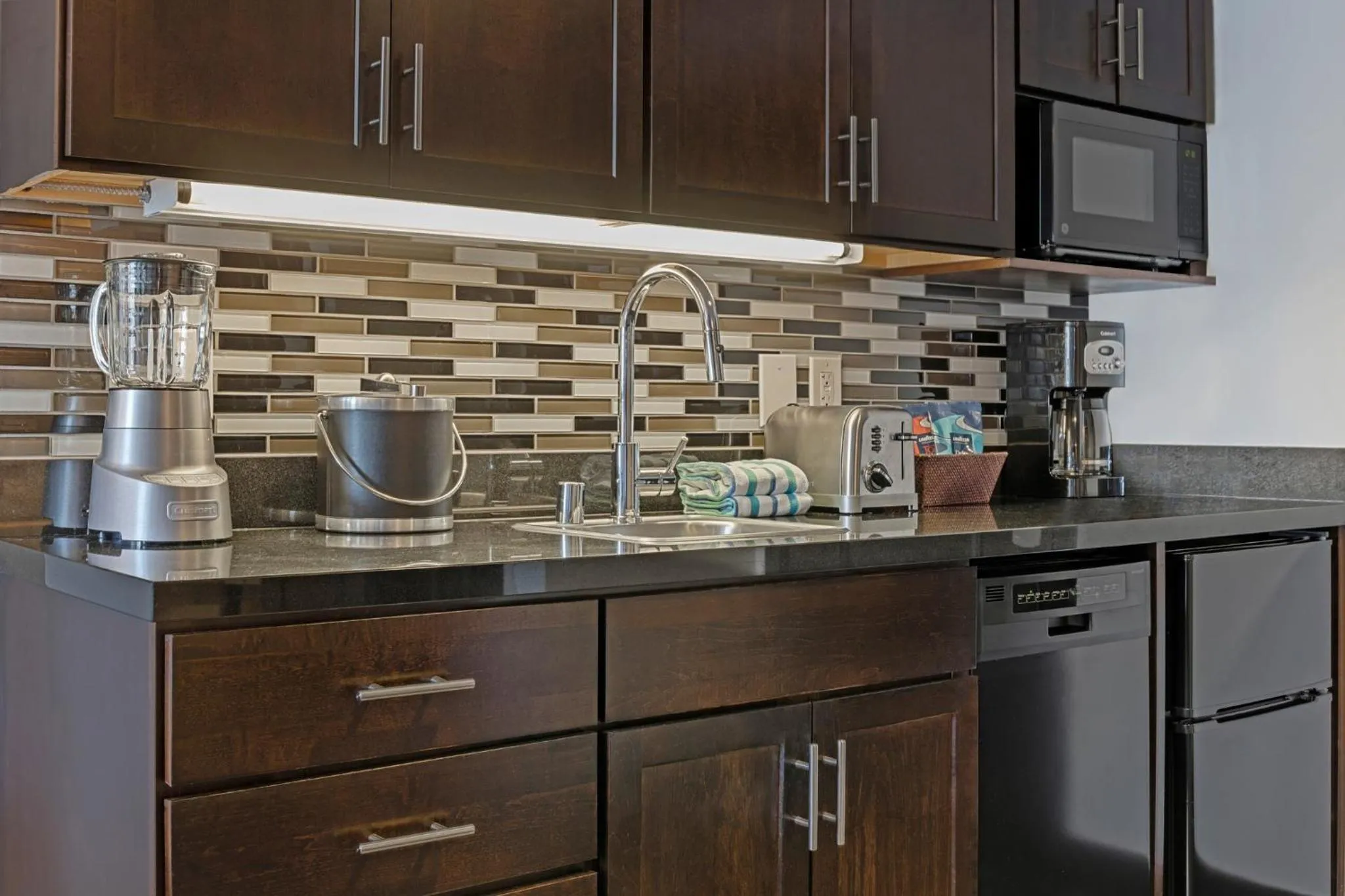 Kitchen or kitchenette in Club Wyndham Canterbury