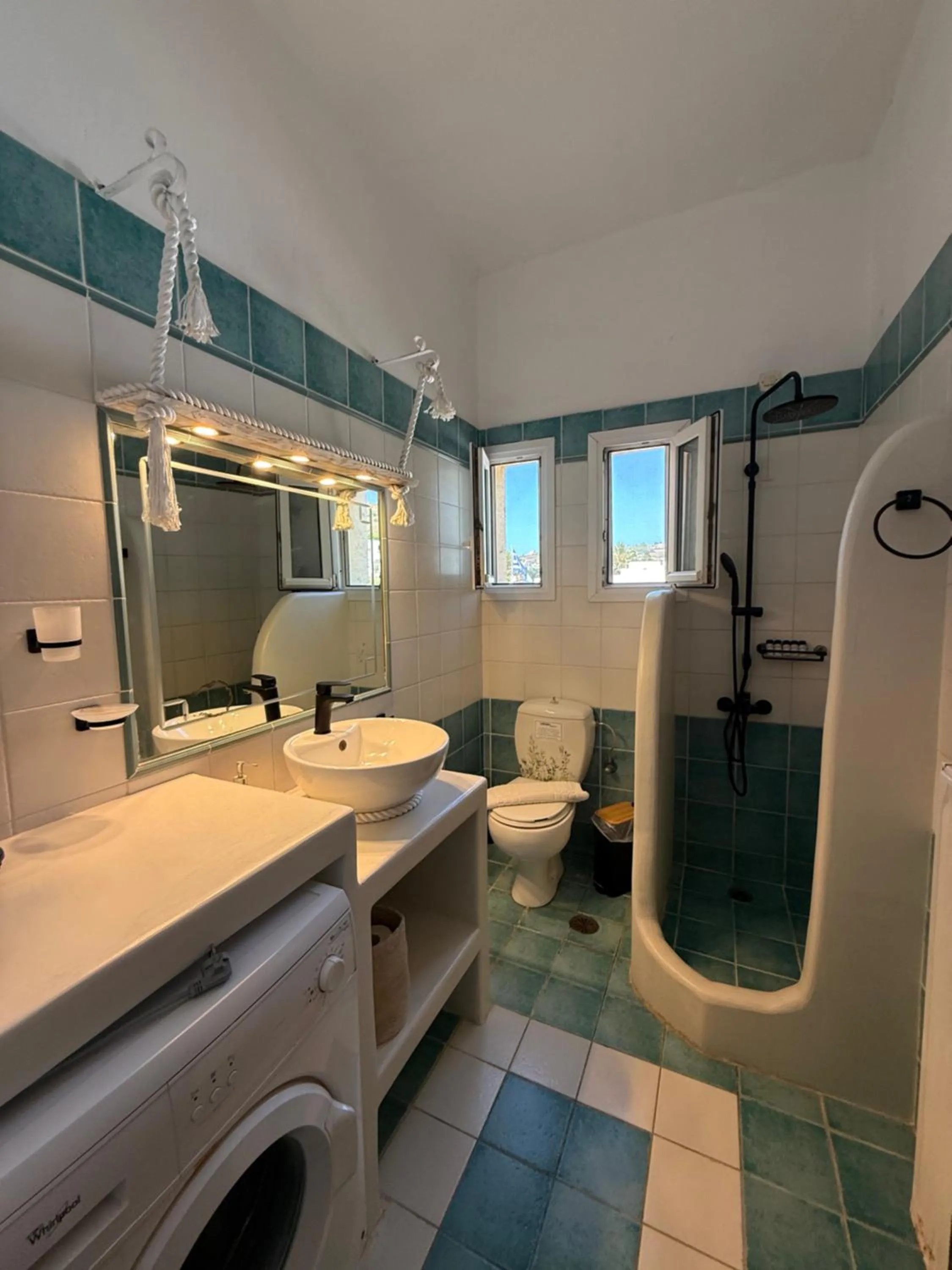 Shower in Atlazia Suites