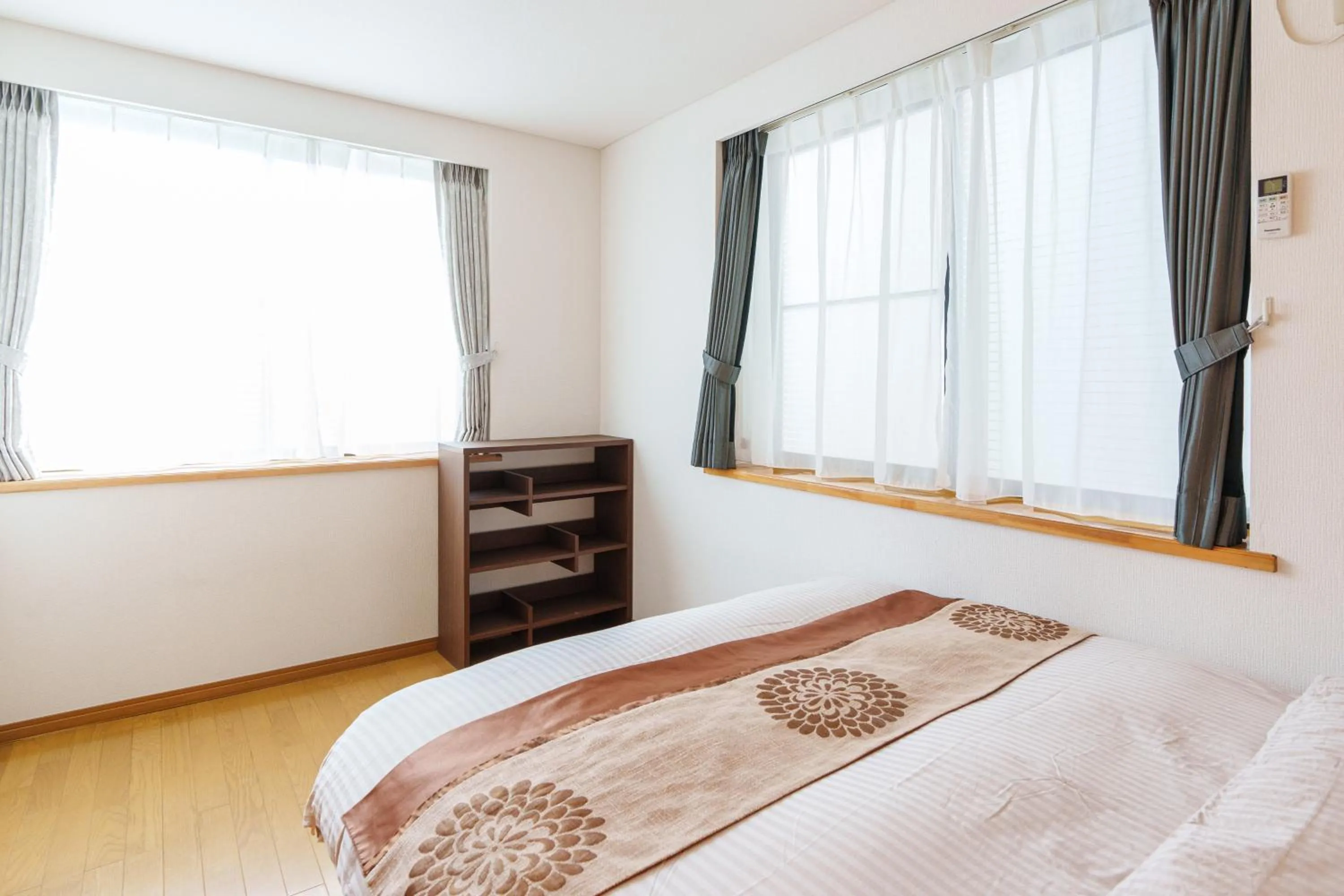 Photo of the whole room, Bed in Luxury Guest House in Tokyo Shinjuku