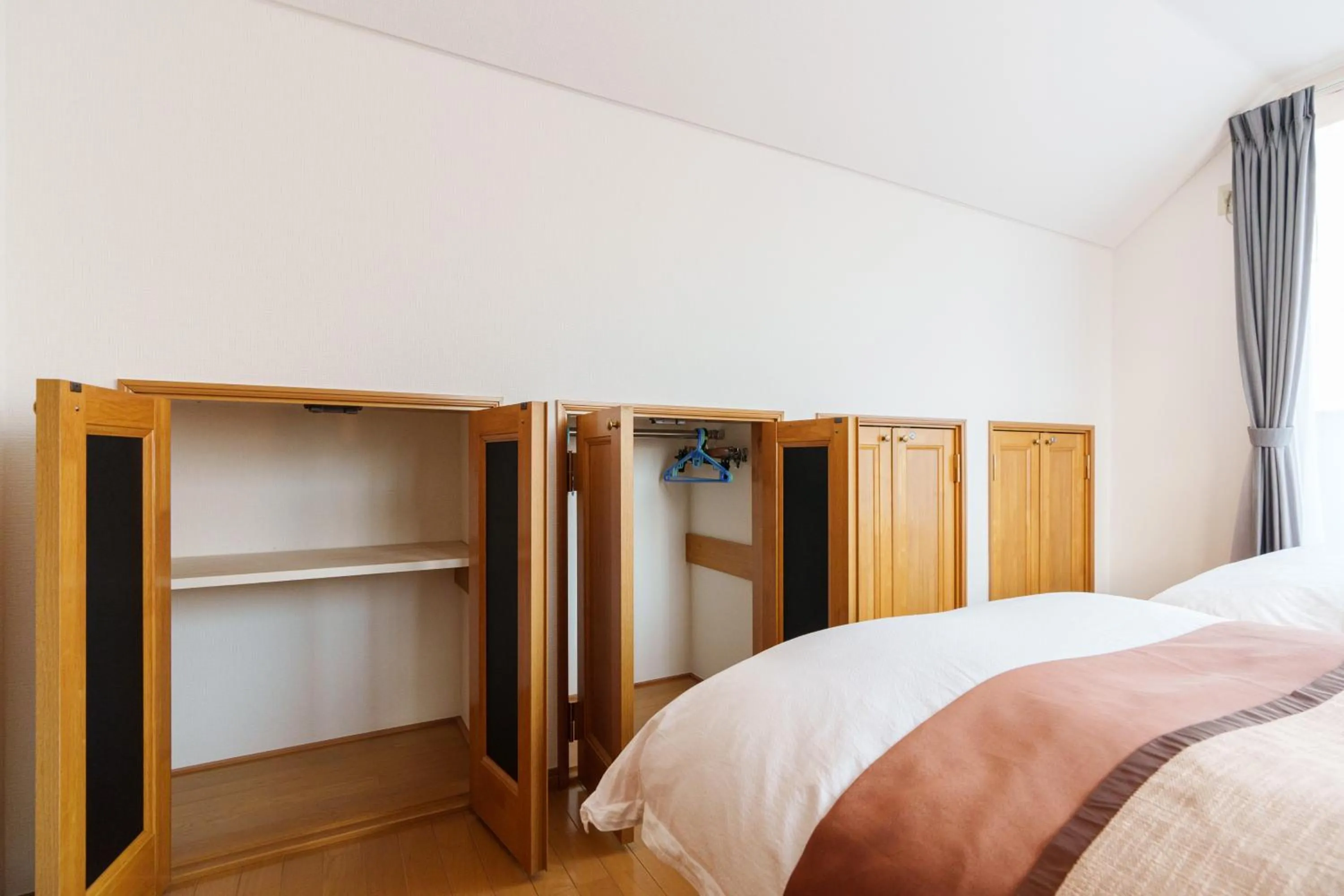 Photo of the whole room, Bed in Luxury Guest House in Tokyo Shinjuku