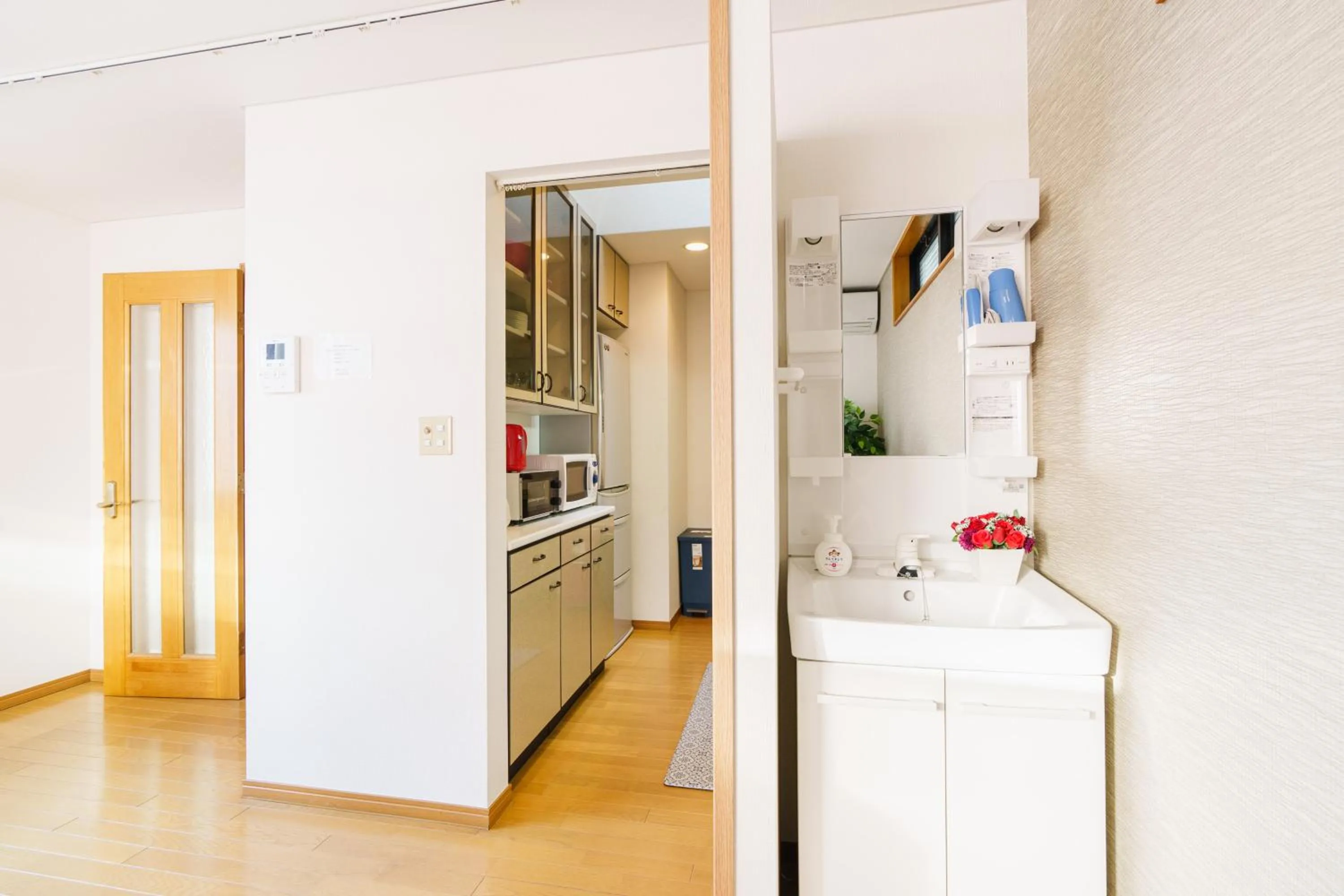 Kitchen or kitchenette in Luxury Guest House in Tokyo Shinjuku