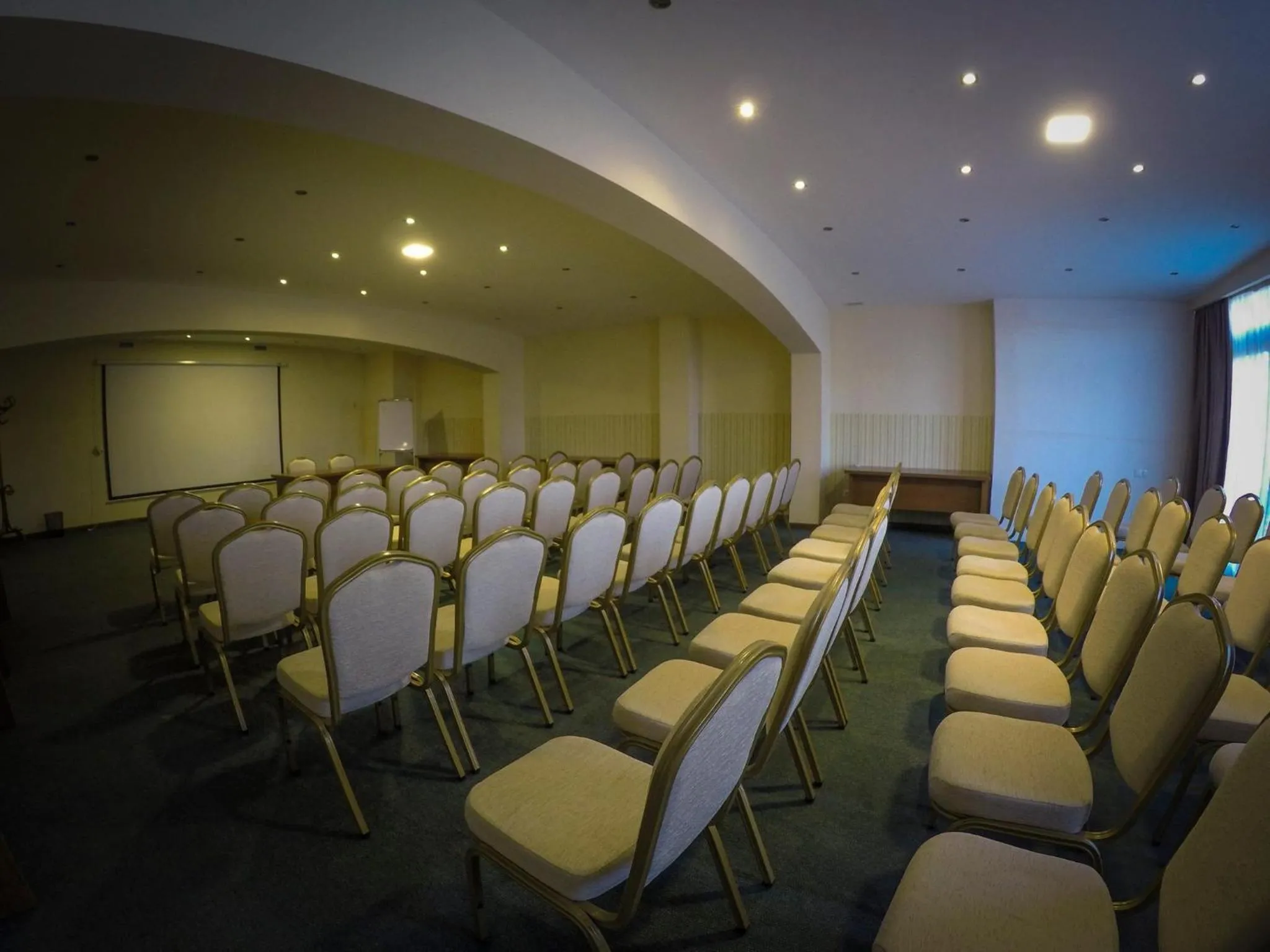 Business facilities in Hotel Beaumonde Garden