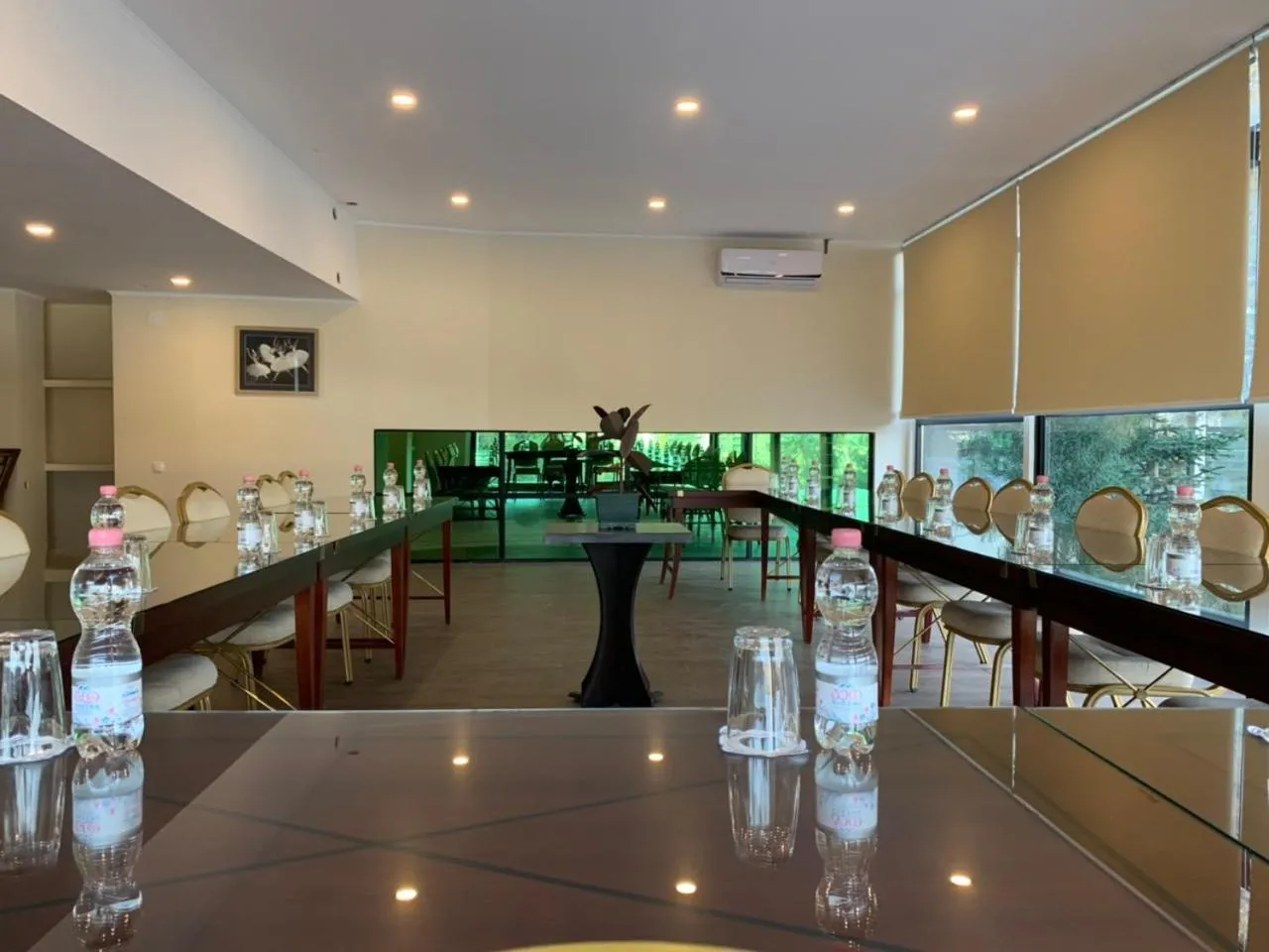 Business facilities in Hotel Beaumonde Garden
