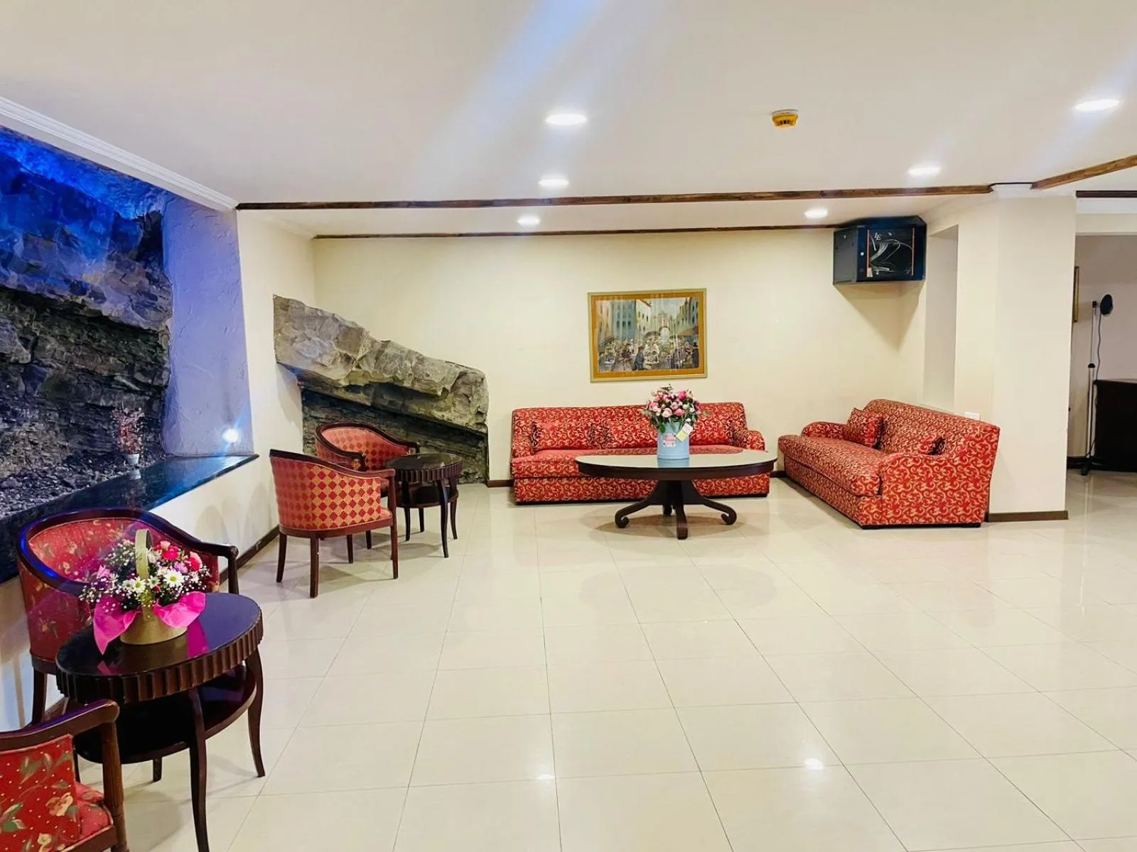 TV and multimedia in Hotel Beaumonde Garden