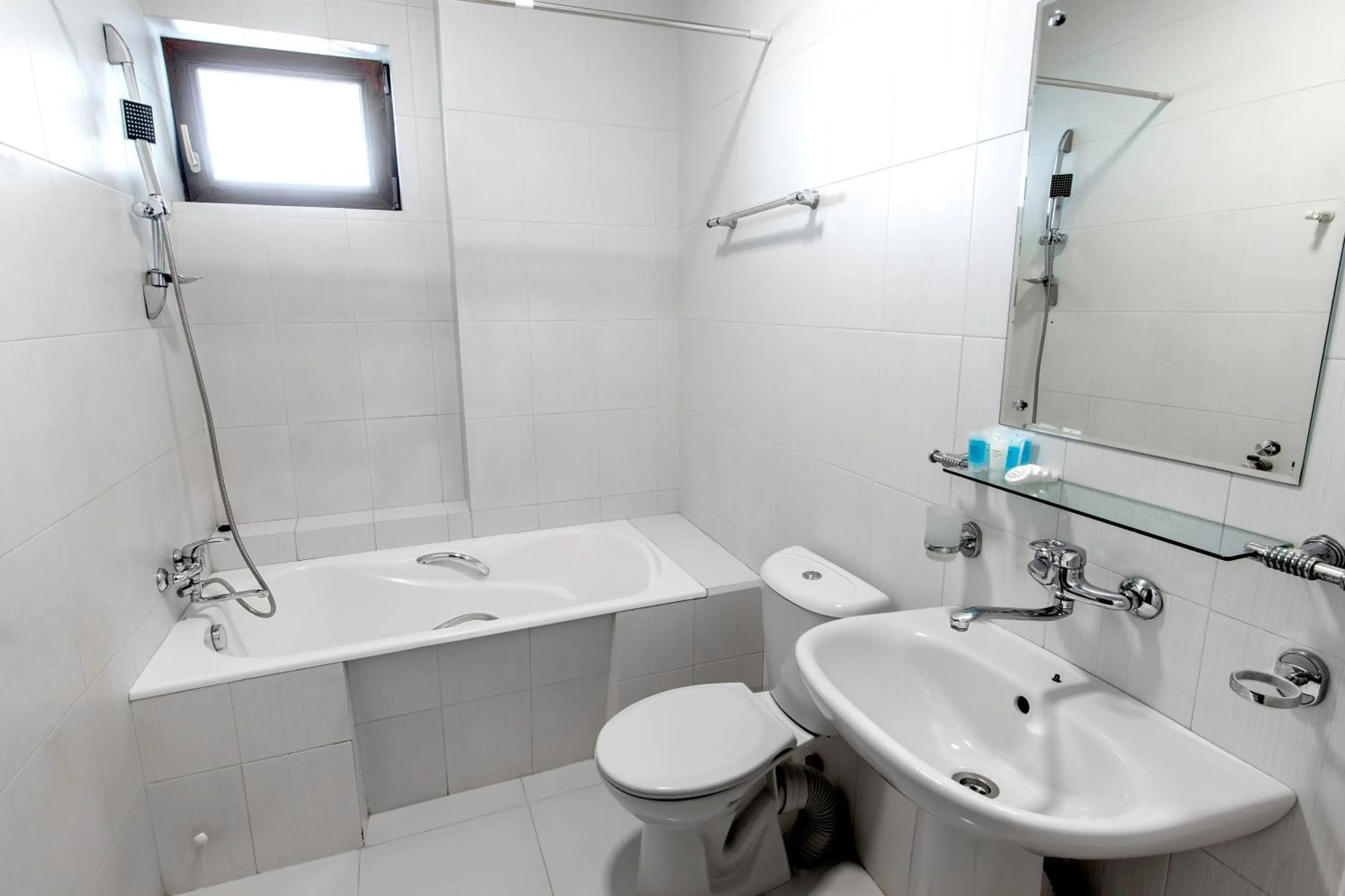 Shower in Hotel Beaumonde Garden