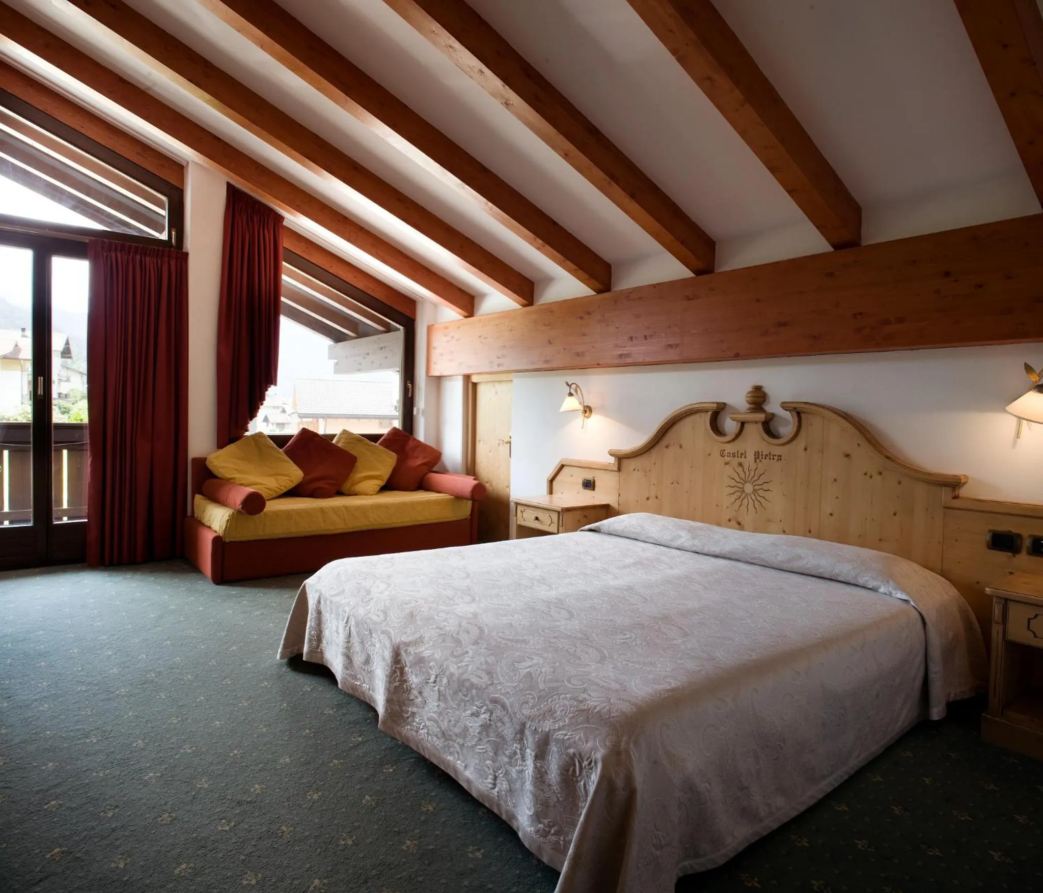 Living room, Bed in Hotel Castel Pietra