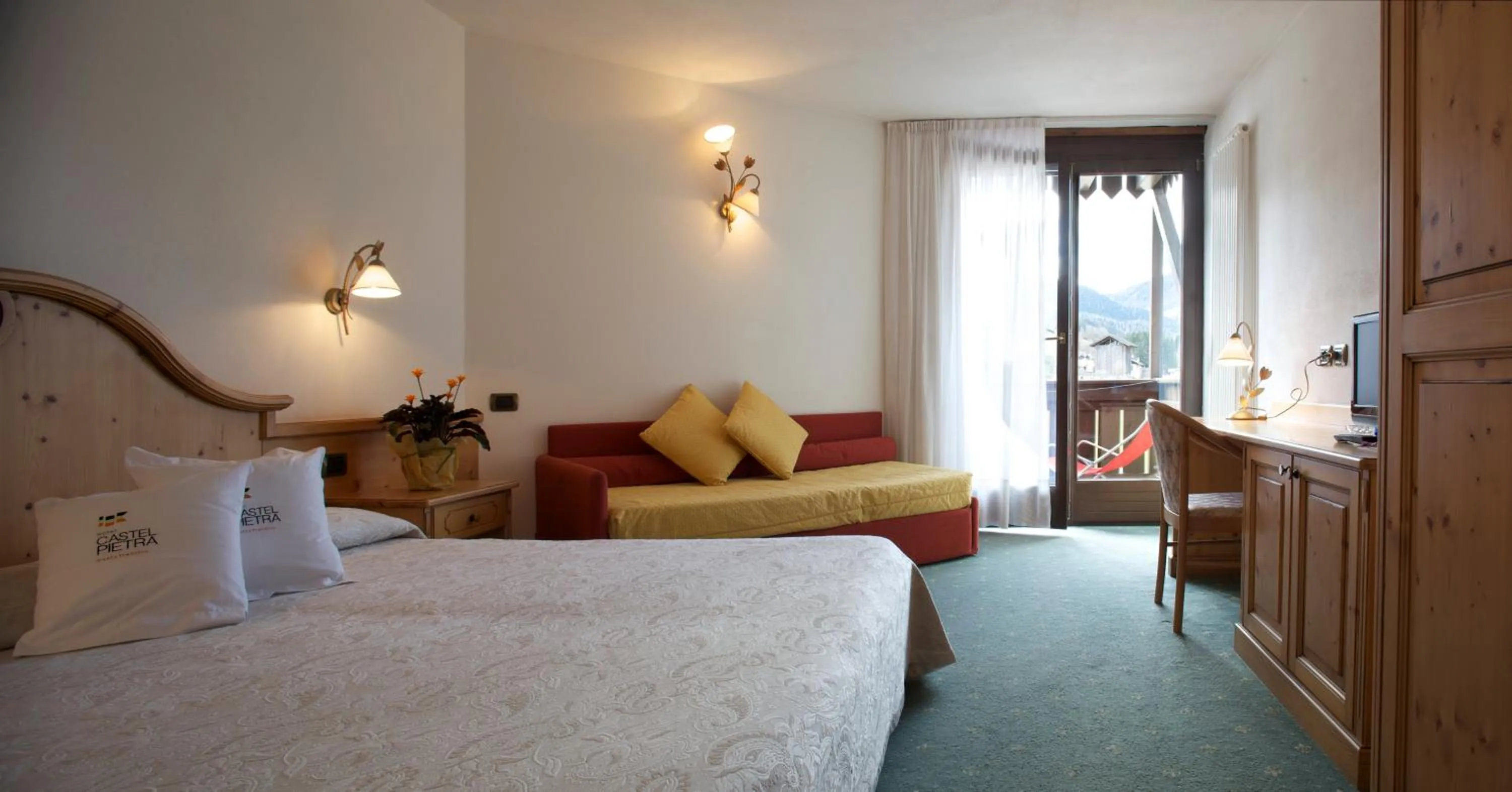 Photo of the whole room, Bed in Hotel Castel Pietra