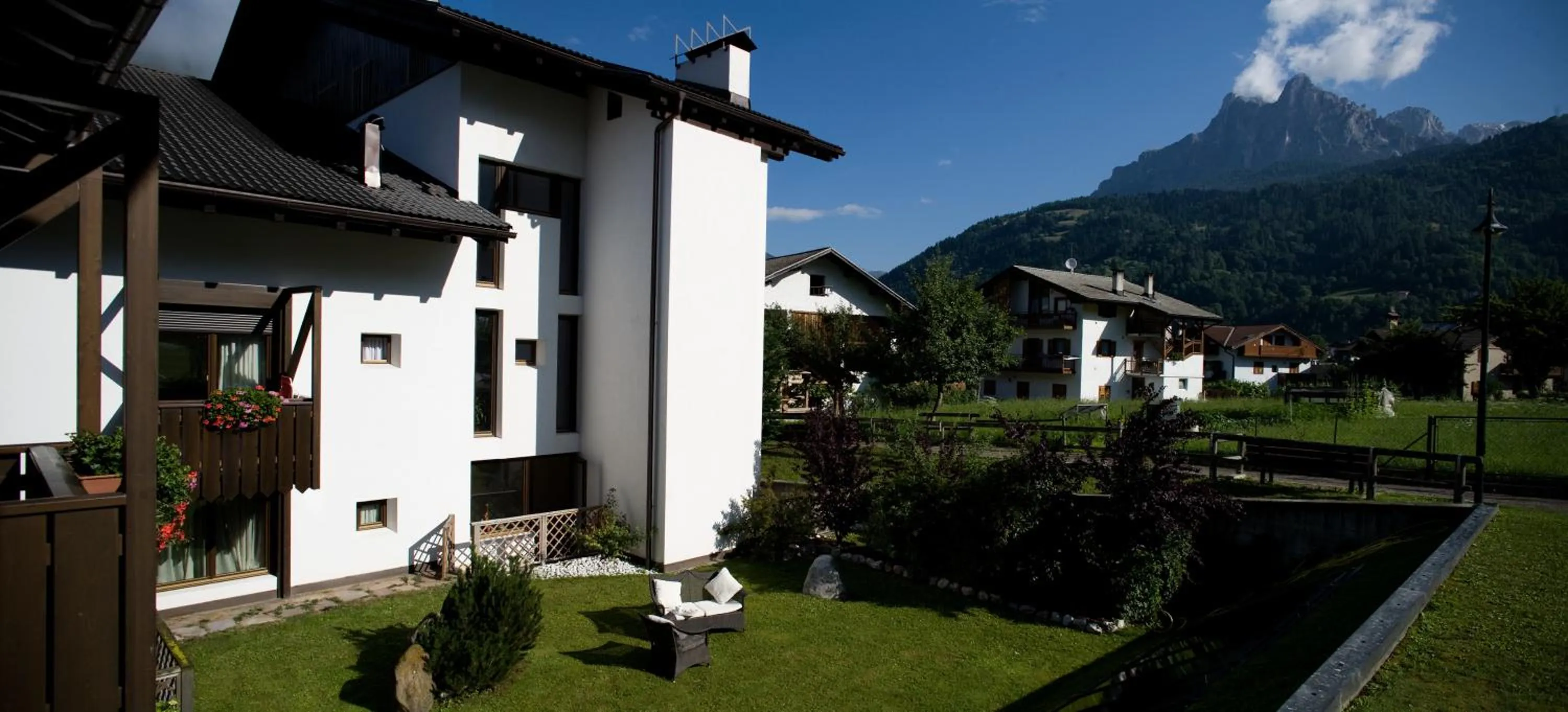 Garden in Hotel Castel Pietra
