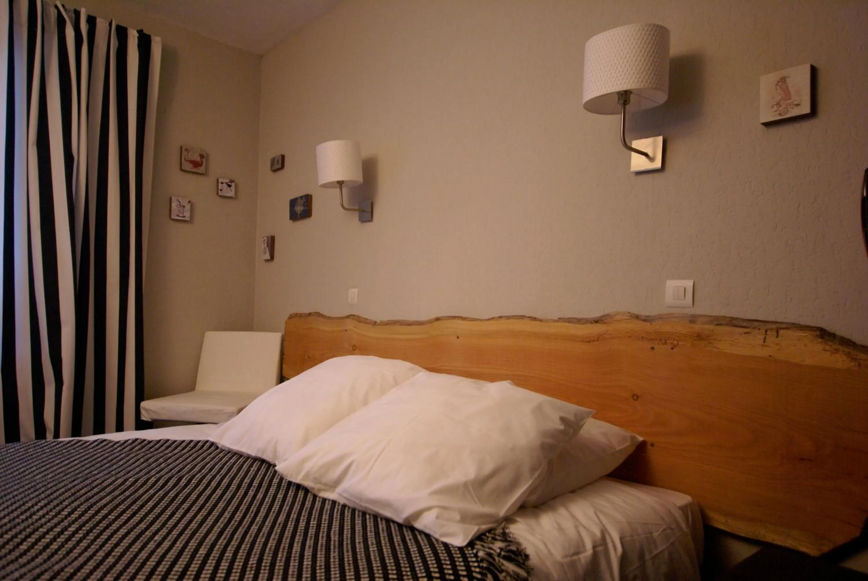 Bed in Hotel de la Placette Barcelonnette