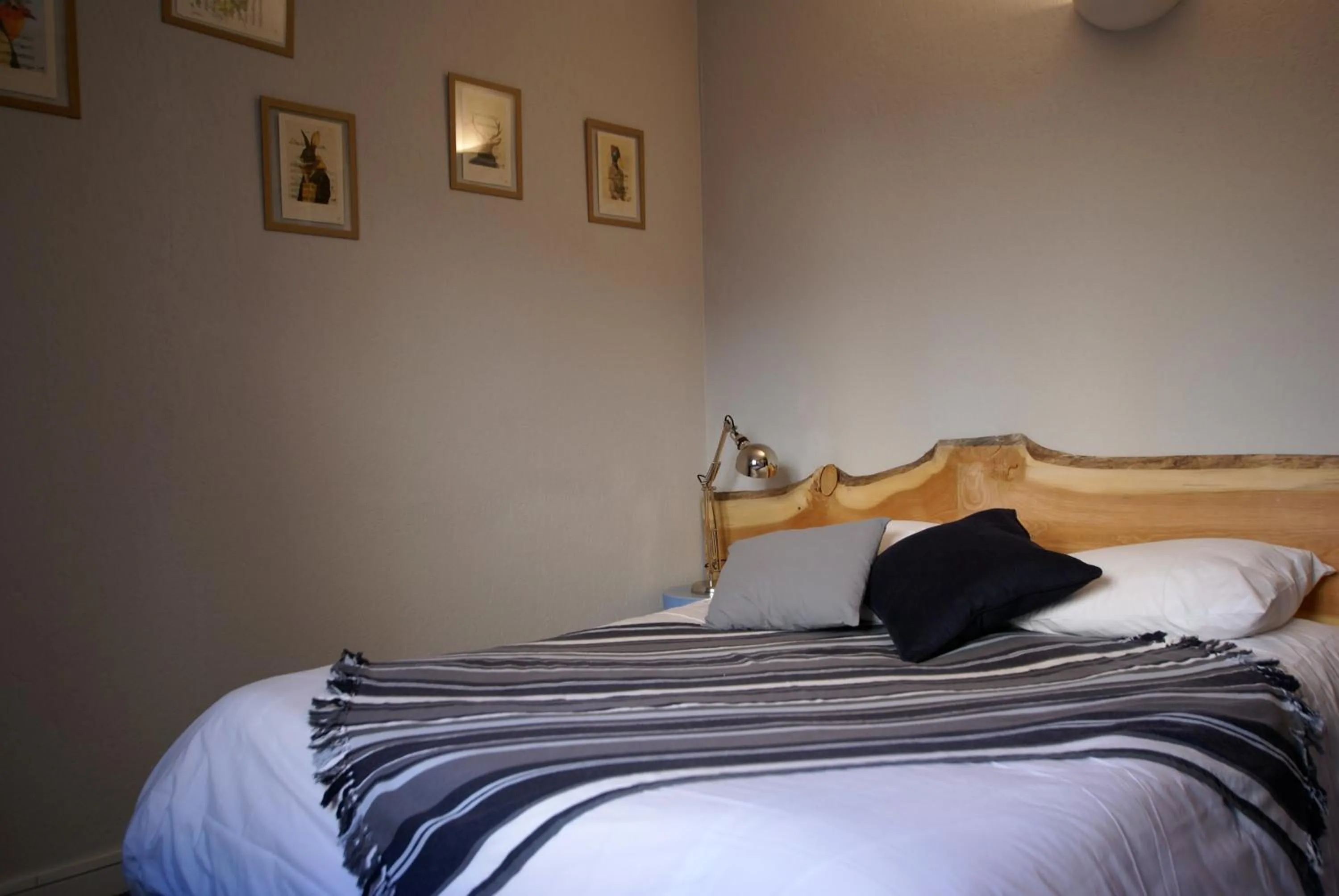 Bedroom, Bed in Hotel de la Placette Barcelonnette