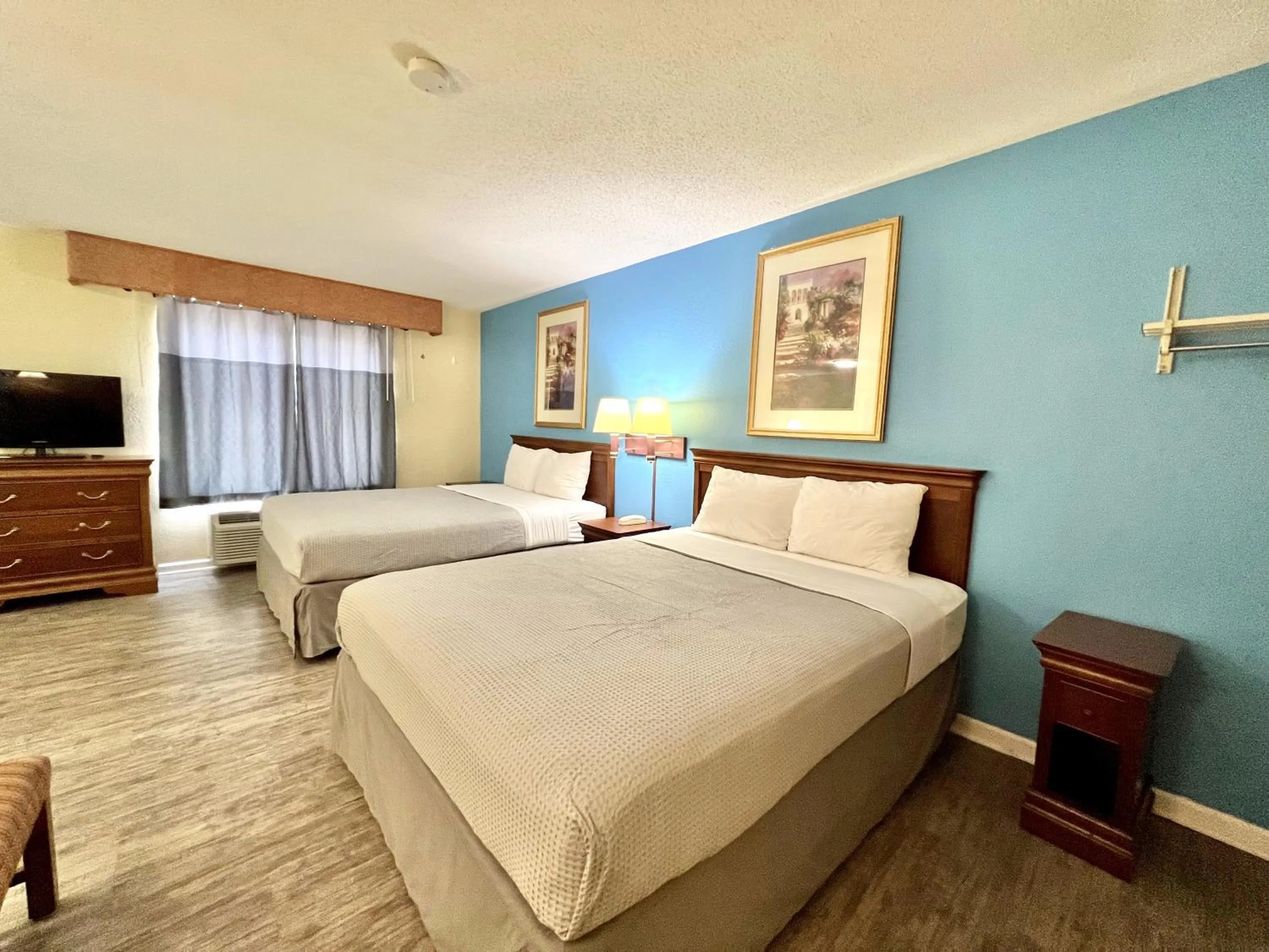 Photo of the whole room, Bed in FairBridge Inn Express Mount Vernon