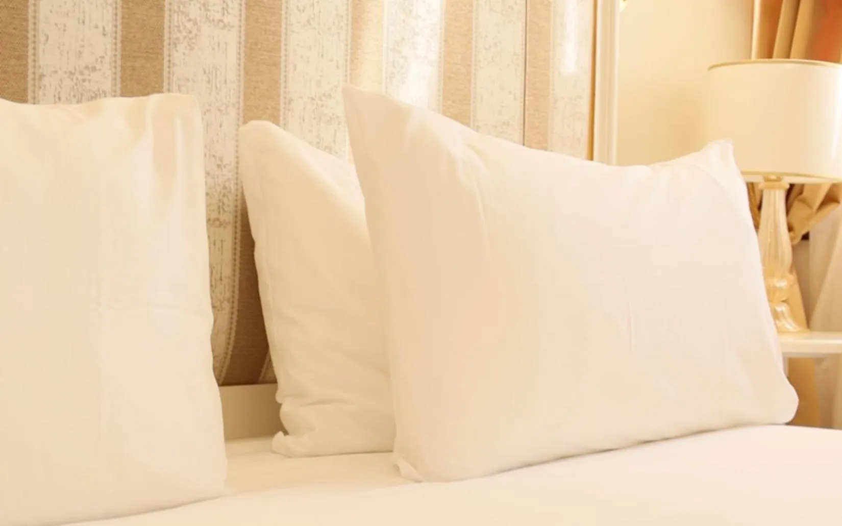 Decorative detail, Bed in Ca' Bonfadini Historic Experience