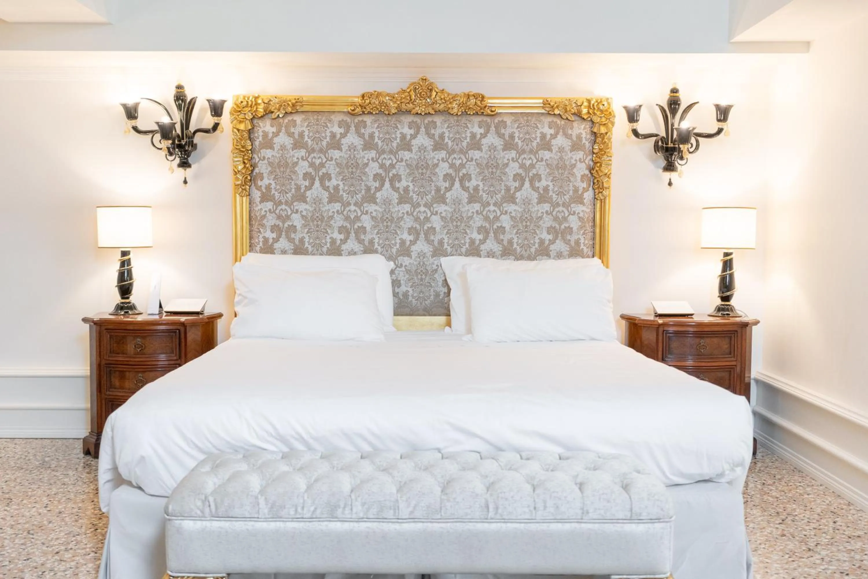 Bedroom, Bed in Ca' Bonfadini Historic Experience