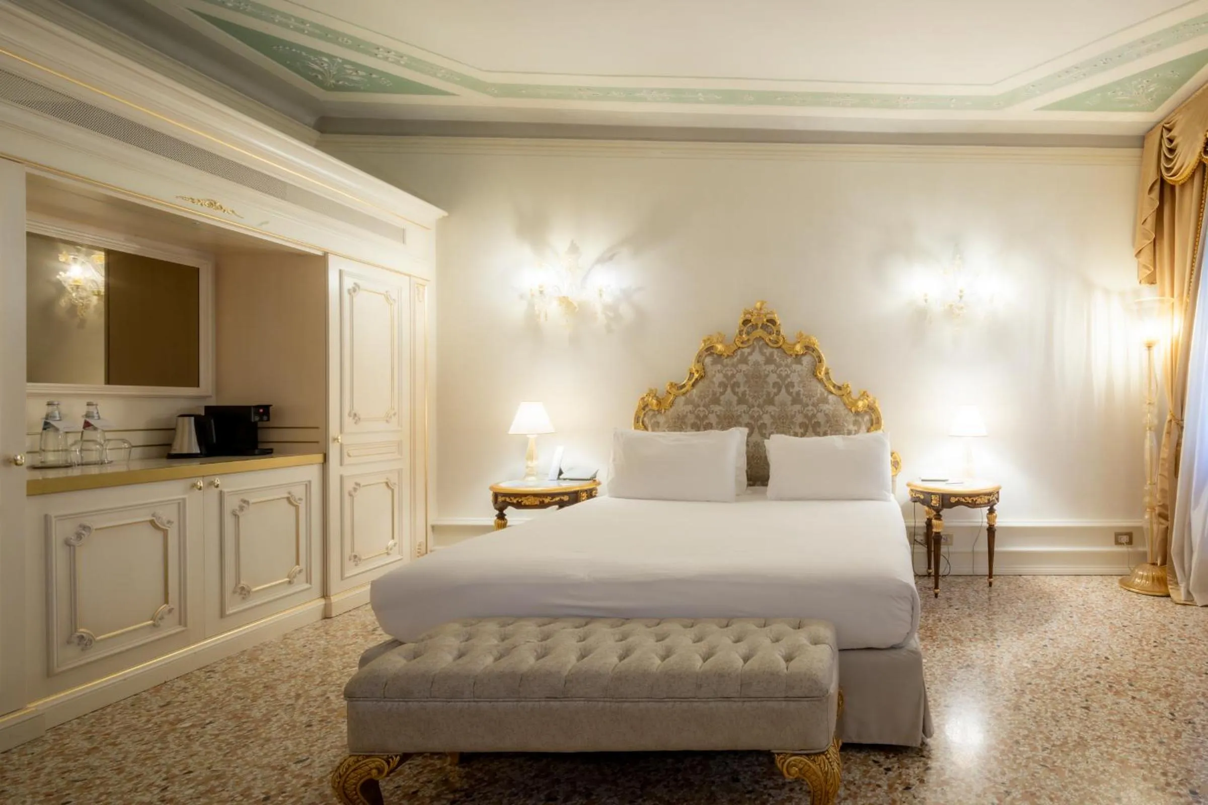 Bedroom, Bed in Ca' Bonfadini Historic Experience