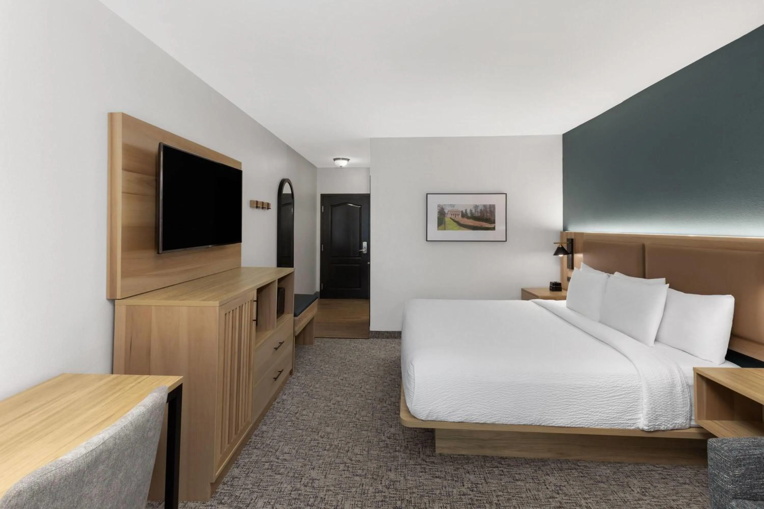 Photo of the whole room, Bed in La Quinta by Wyndham Lexington South / Hamburg