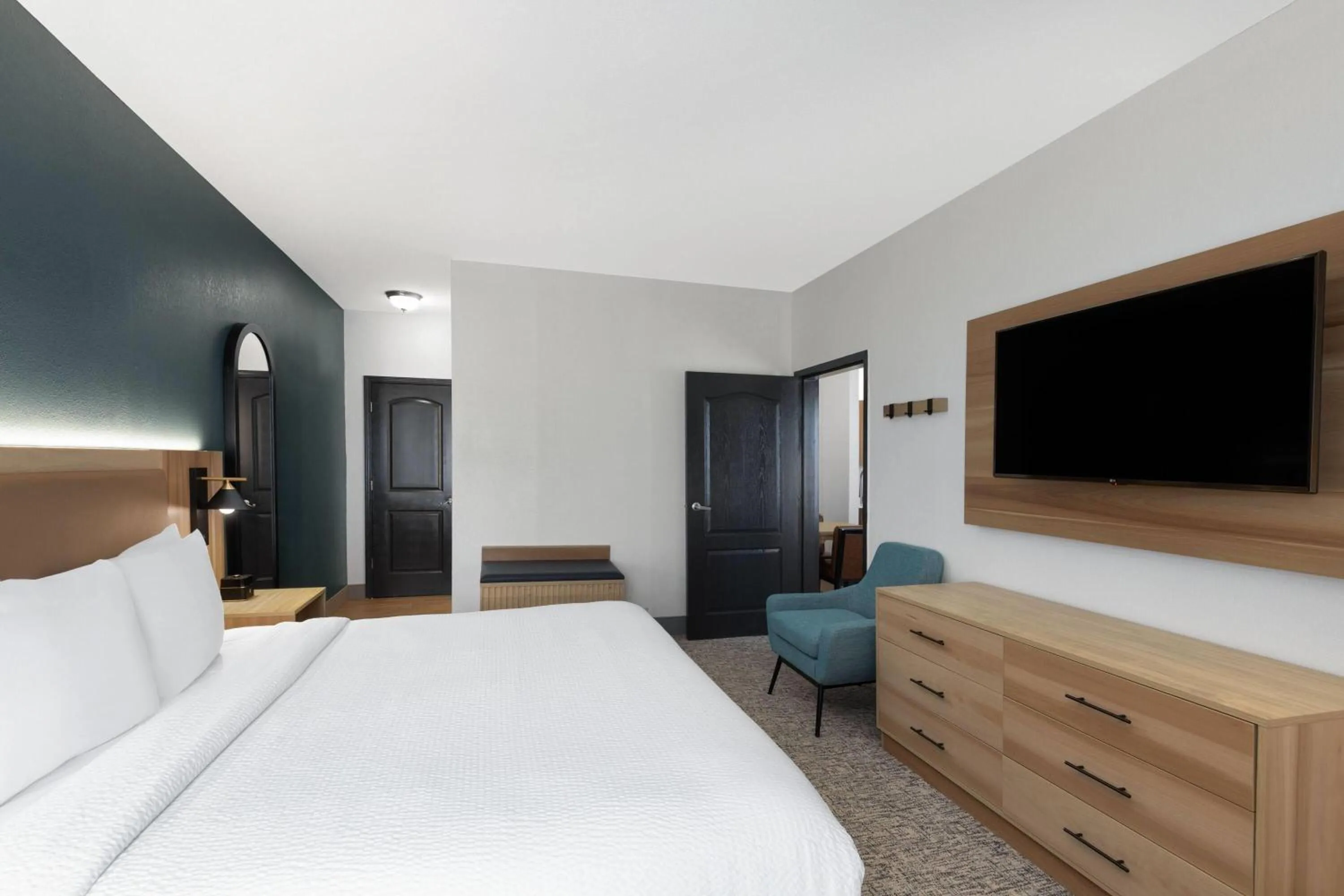 Photo of the whole room, Bed in La Quinta by Wyndham Lexington South / Hamburg