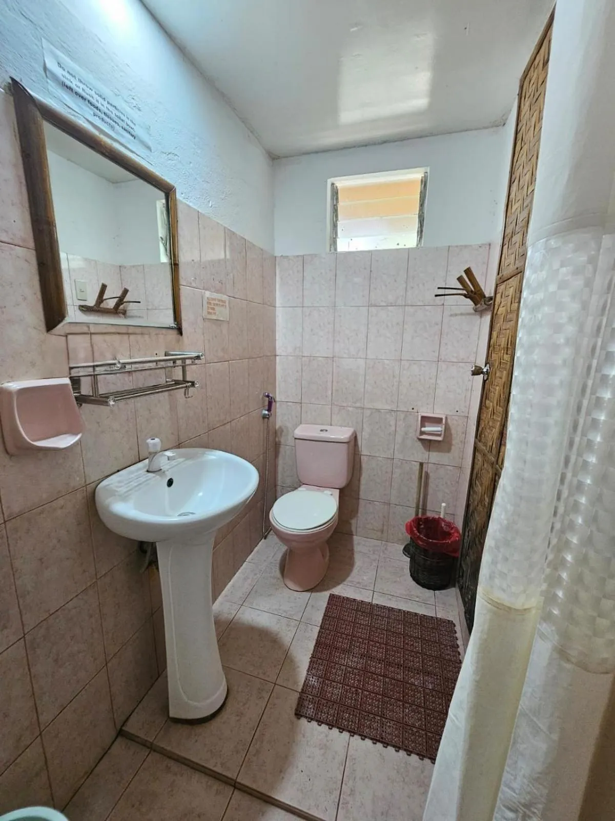 Shower in Big BamBoo Beach Resort Sipalay