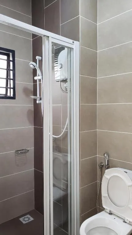 Shower in S Rose Hotel