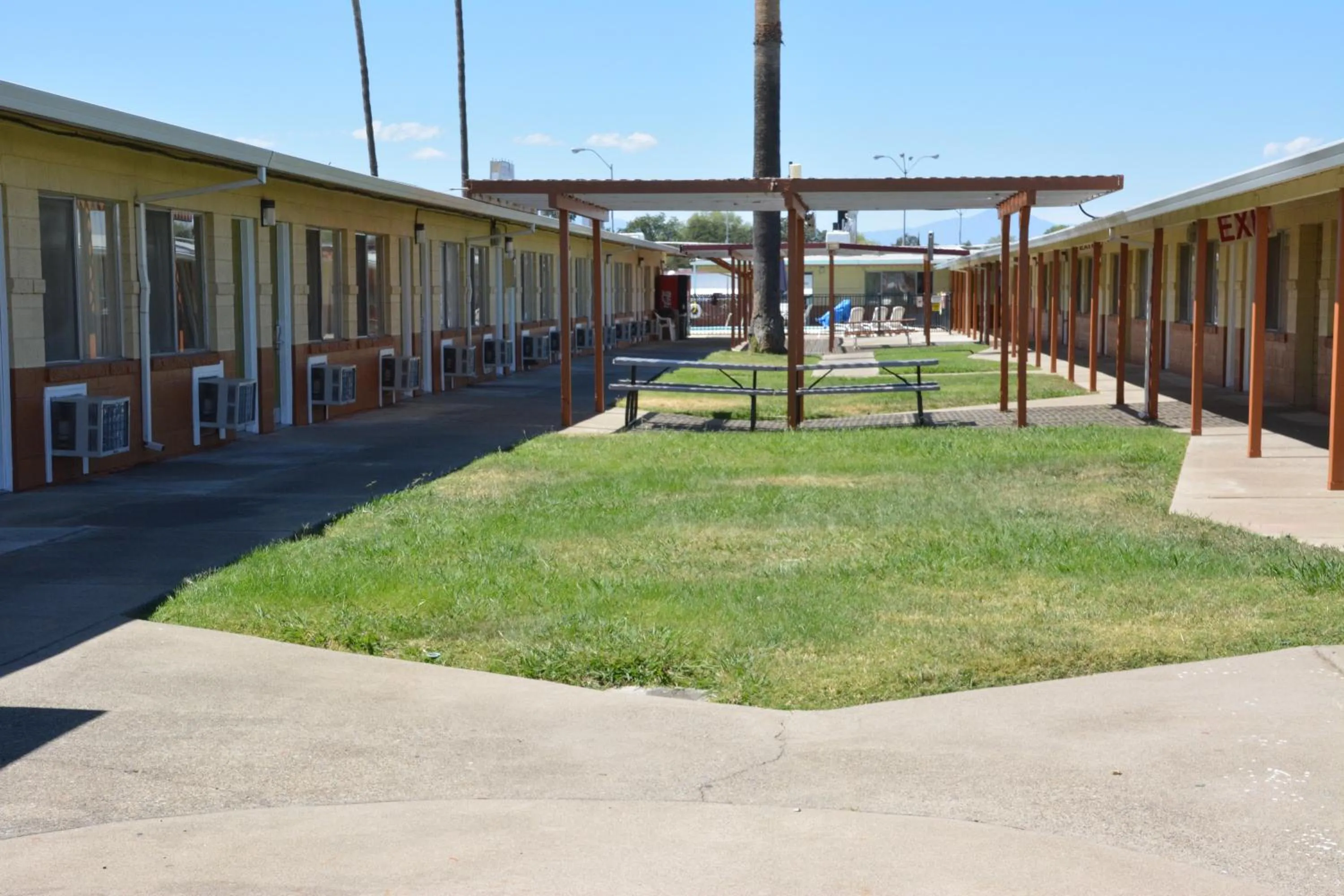 Area and facilities in Gateway Inn